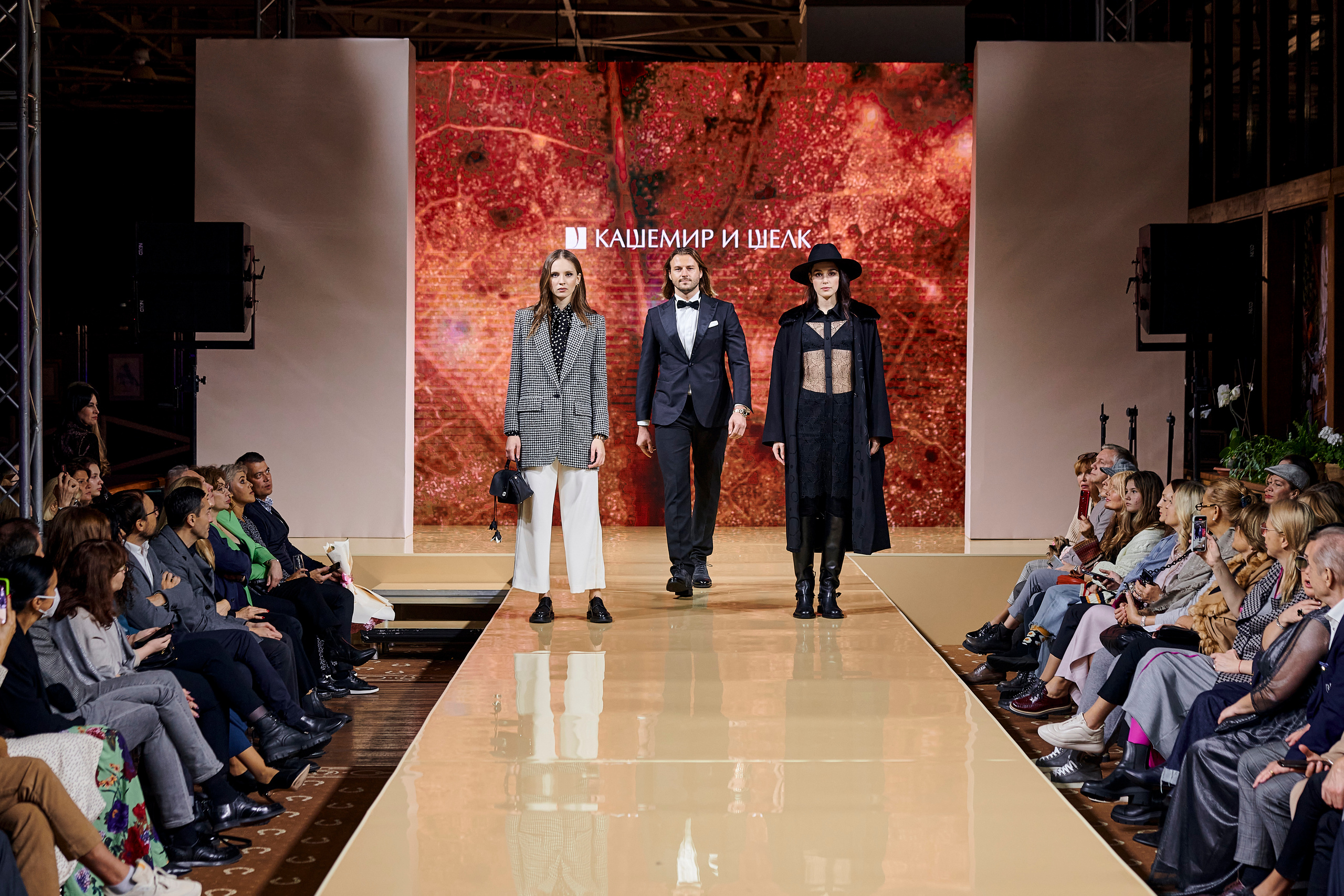 Модный показ «Кашемир и Шелк». Фотограф Постольник Дарья