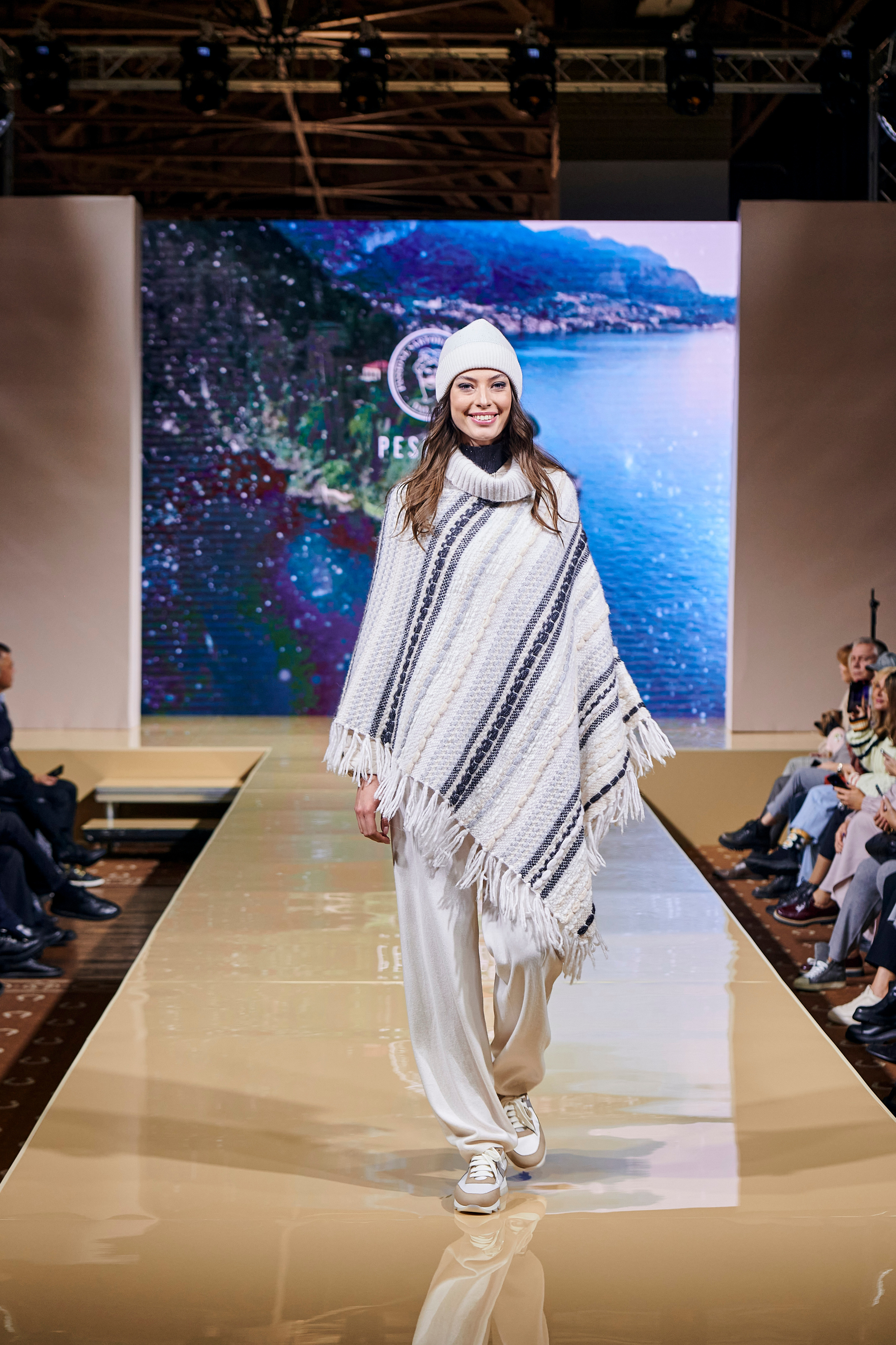 Модный показ «Кашемир и Шелк». Фотограф Постольник Дарья