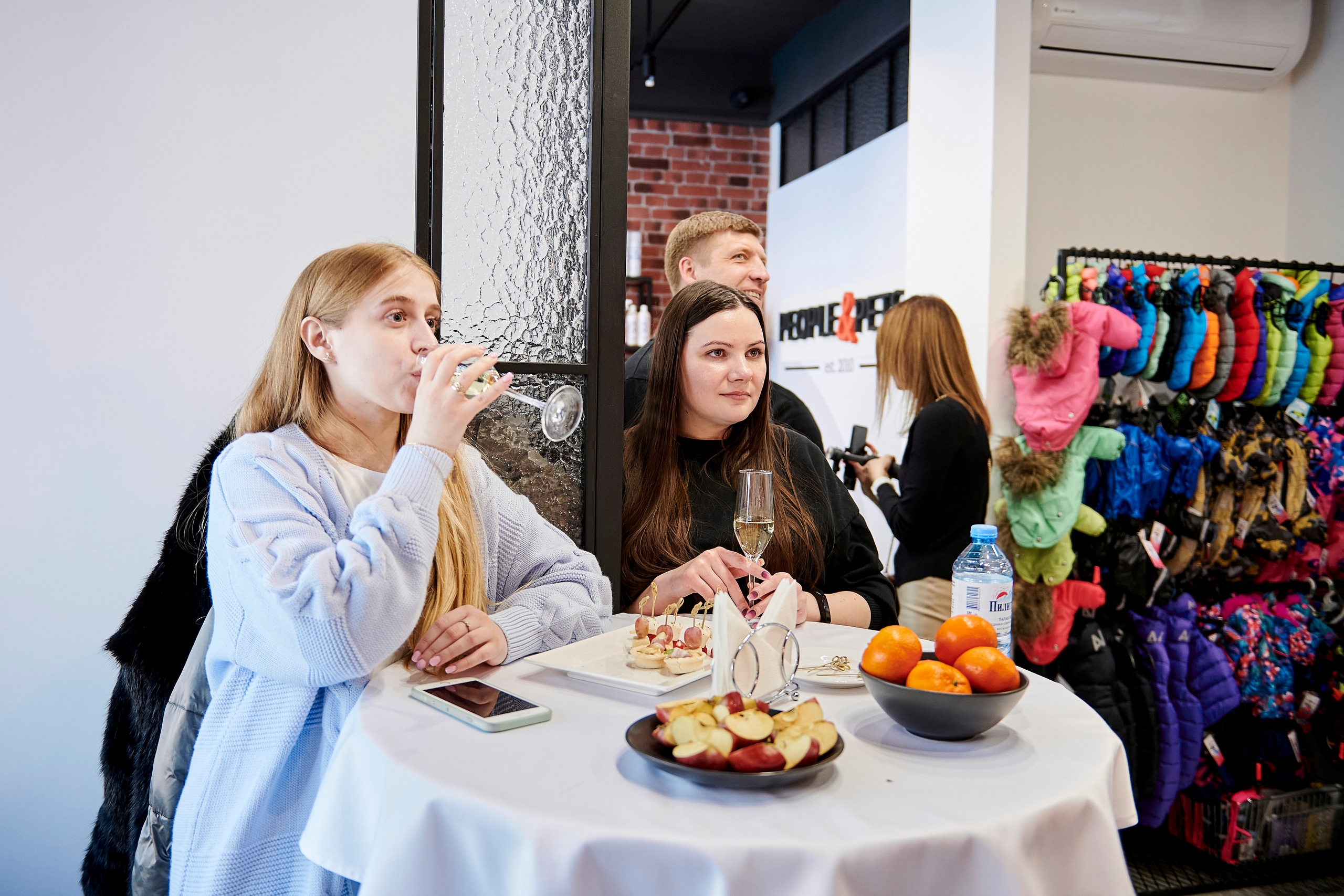 Открытие салона-магазина для животных People & Pets. Фотограф Постольник Дарья