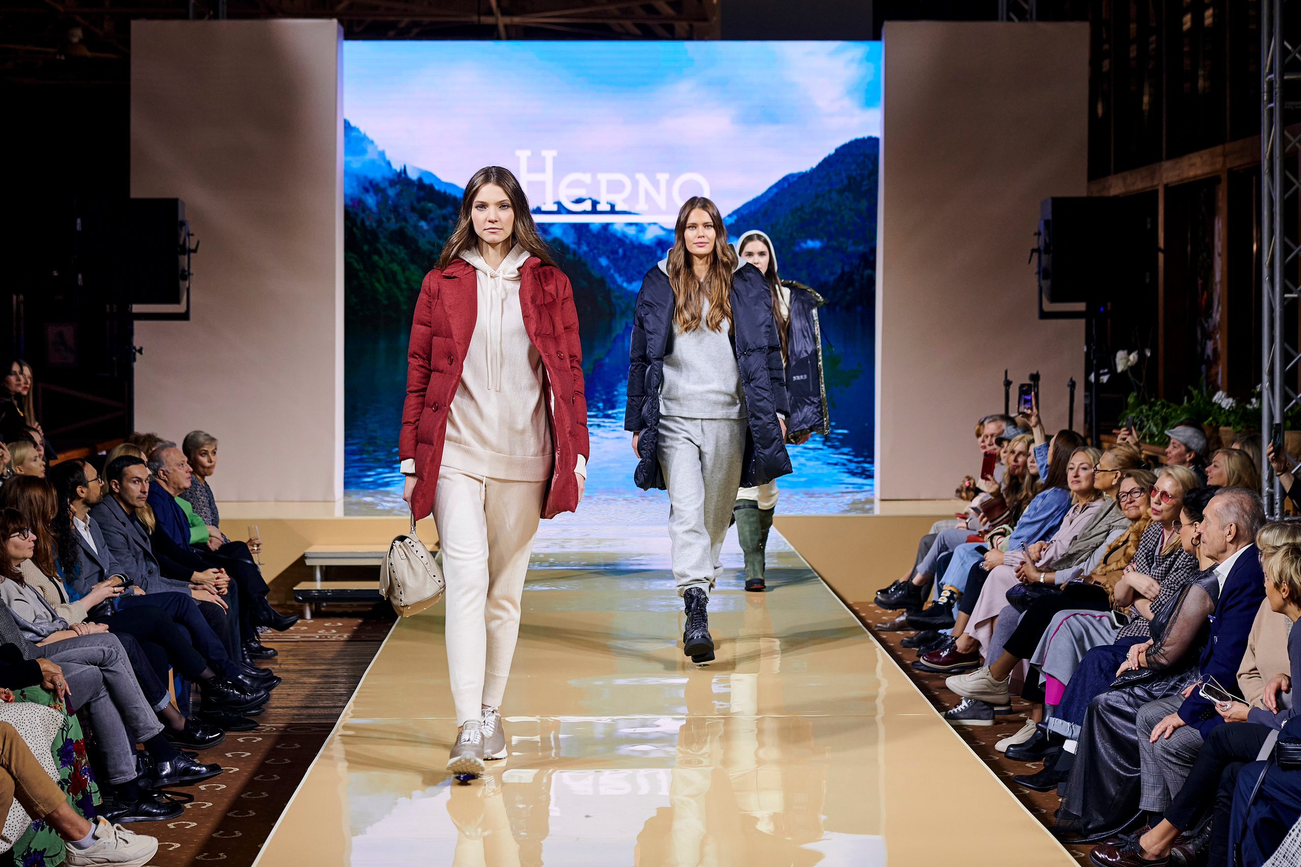 Модный показ «Кашемир и Шелк». Фотограф Постольник Дарья