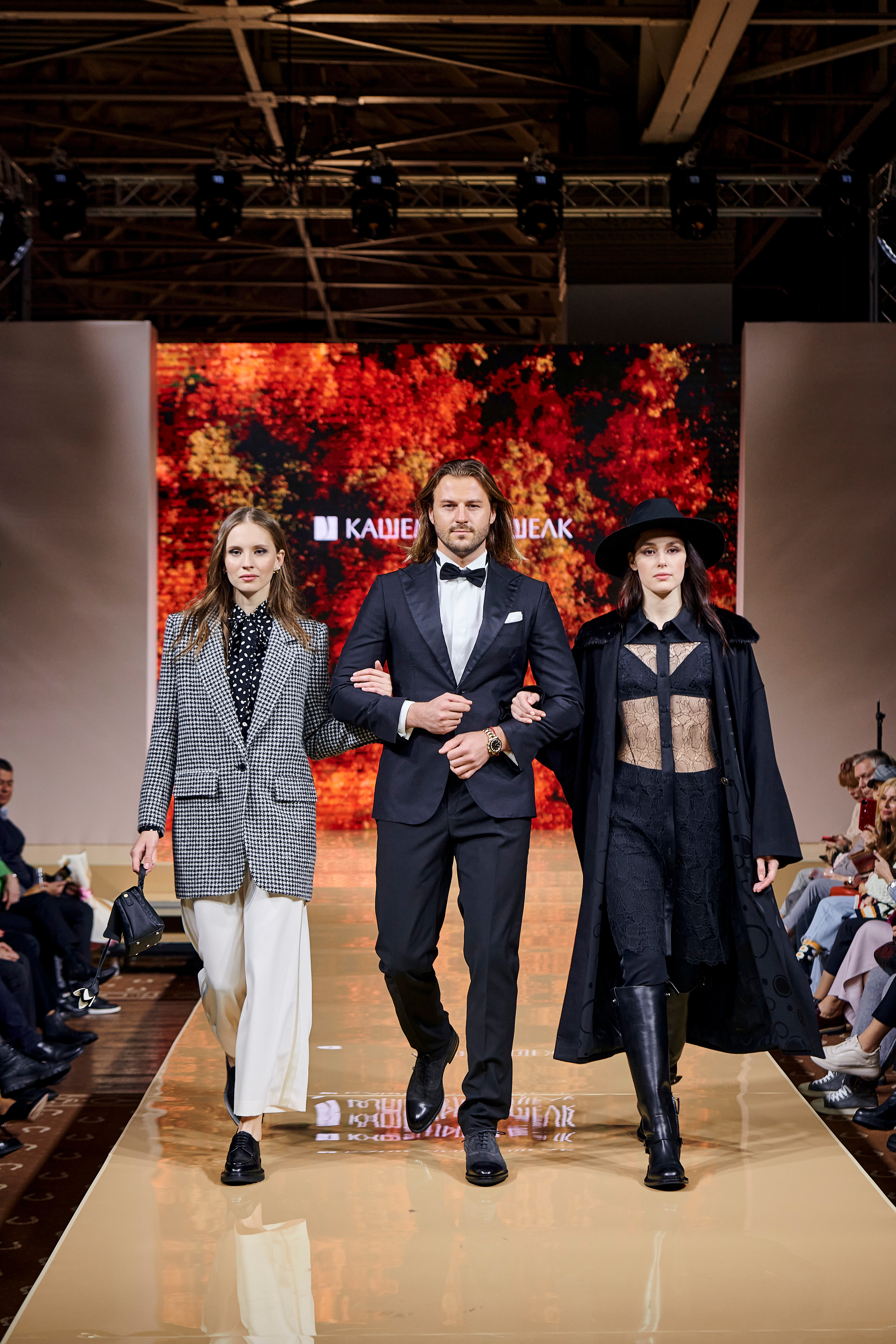 Модный показ «Кашемир и Шелк». Фотограф Постольник Дарья