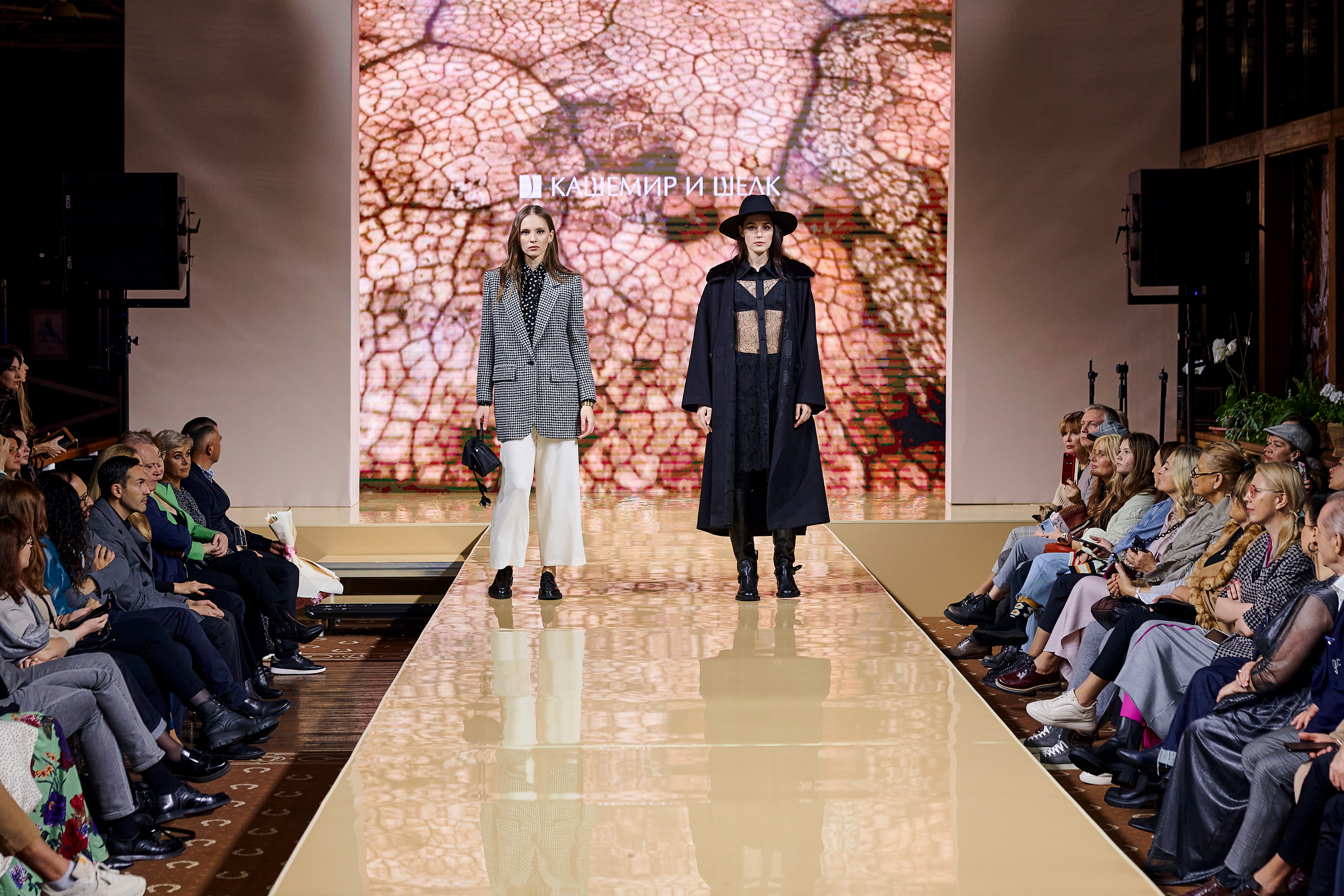 Модный показ «Кашемир и Шелк». Фотограф Постольник Дарья