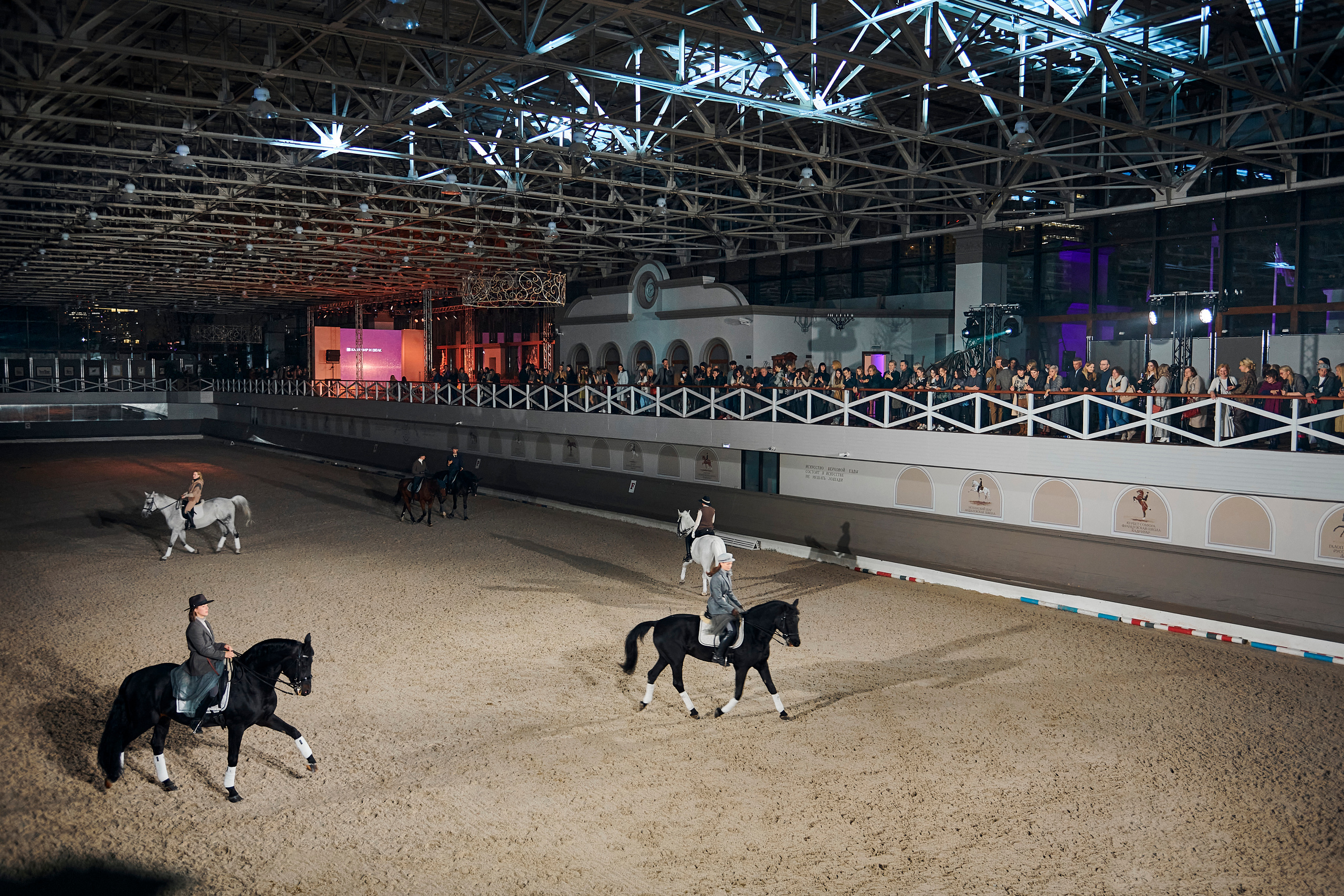 Модный показ «Кашемир и Шелк». Фотограф Постольник Дарья