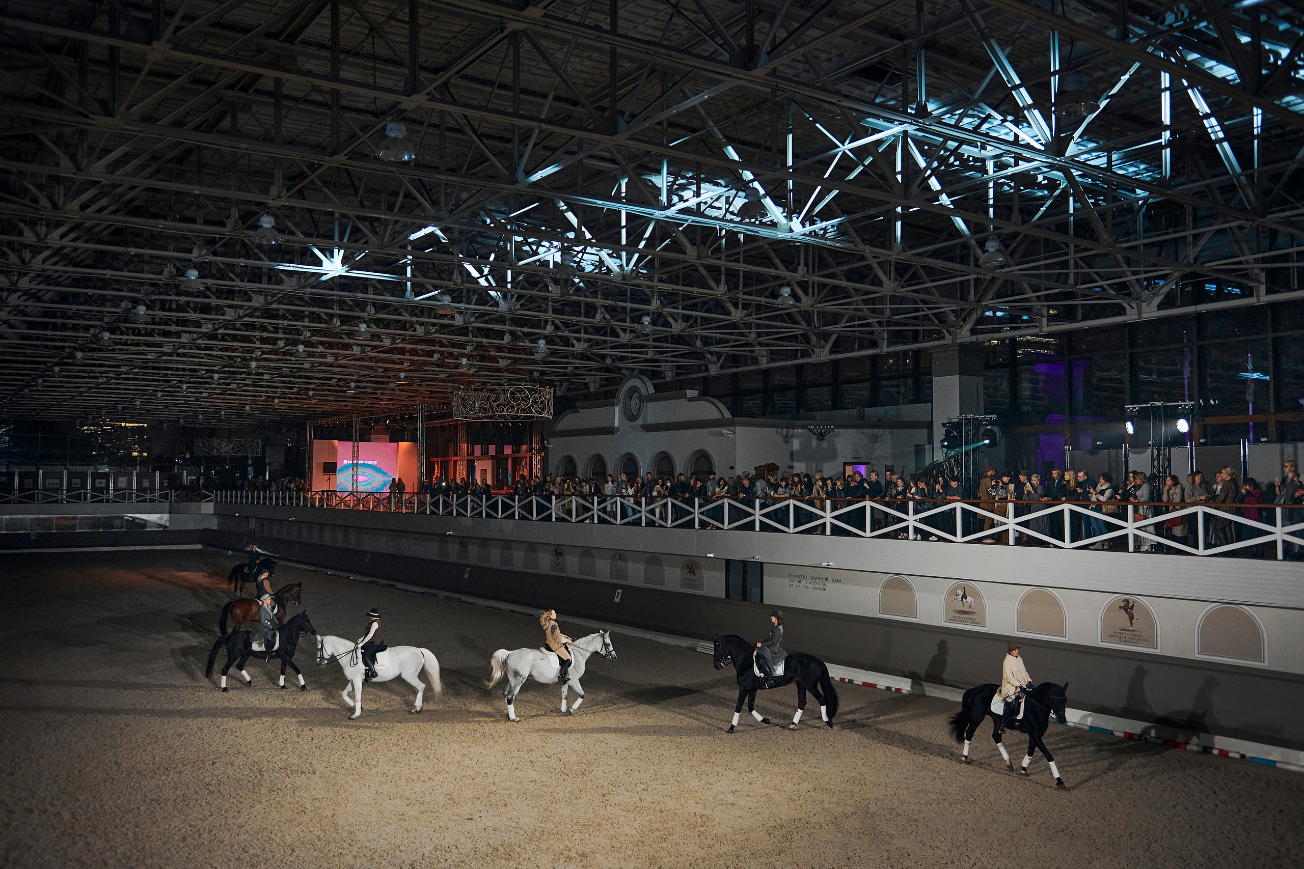 Модный показ «Кашемир и Шелк». Фотограф Постольник Дарья