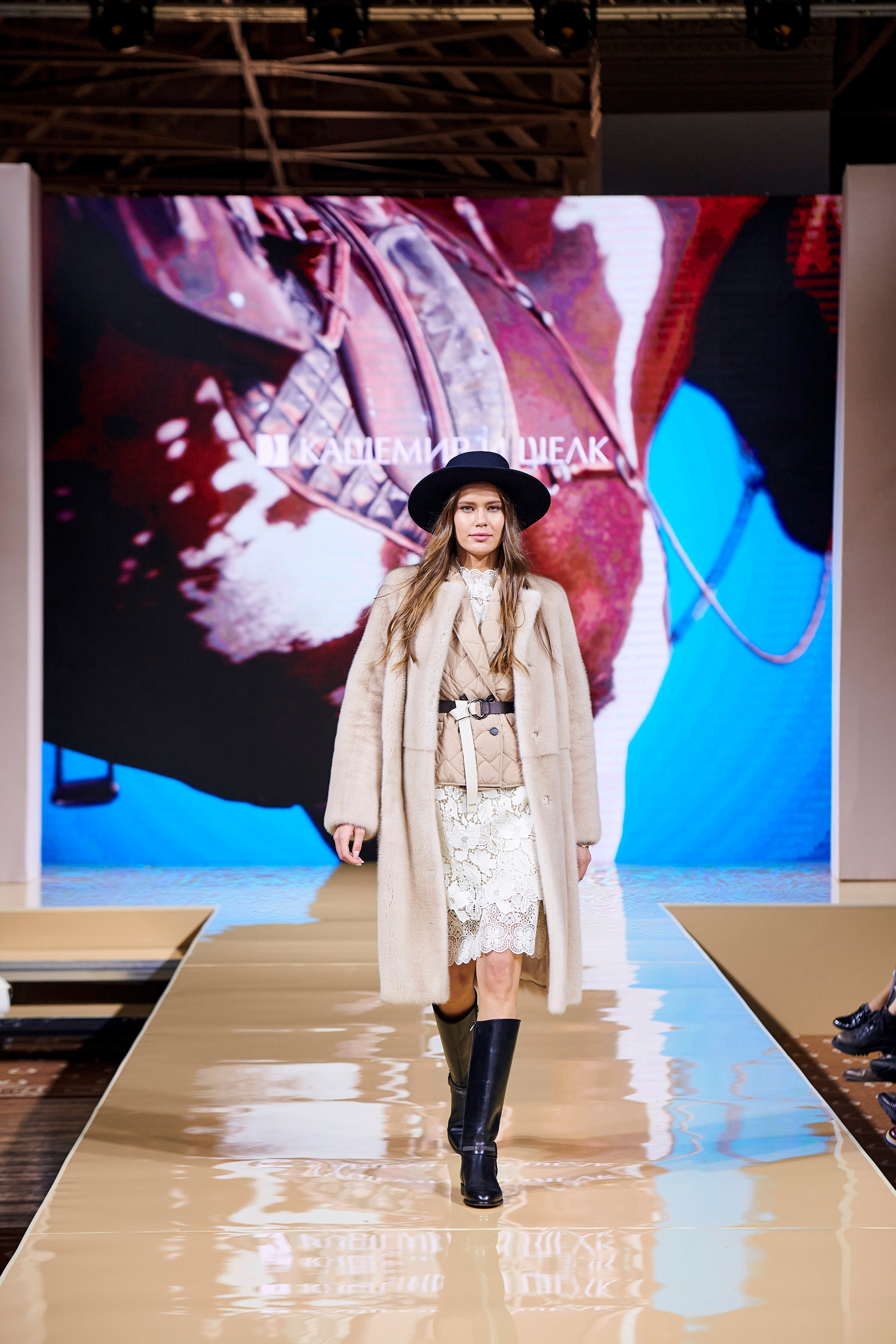 Модный показ «Кашемир и Шелк». Фотограф Постольник Дарья