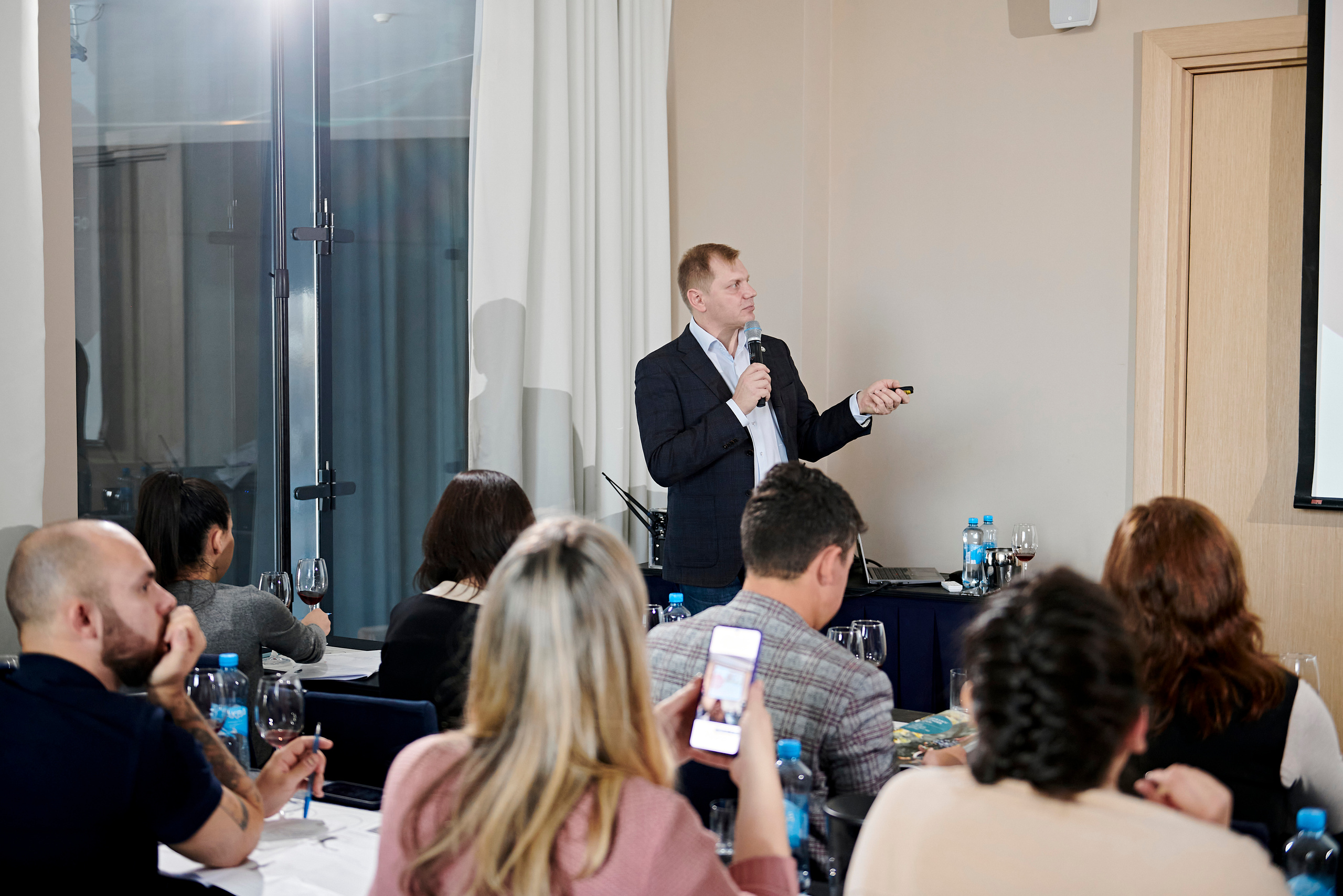 Винная дегустация для сомелье. Фотограф Постольник Дарья