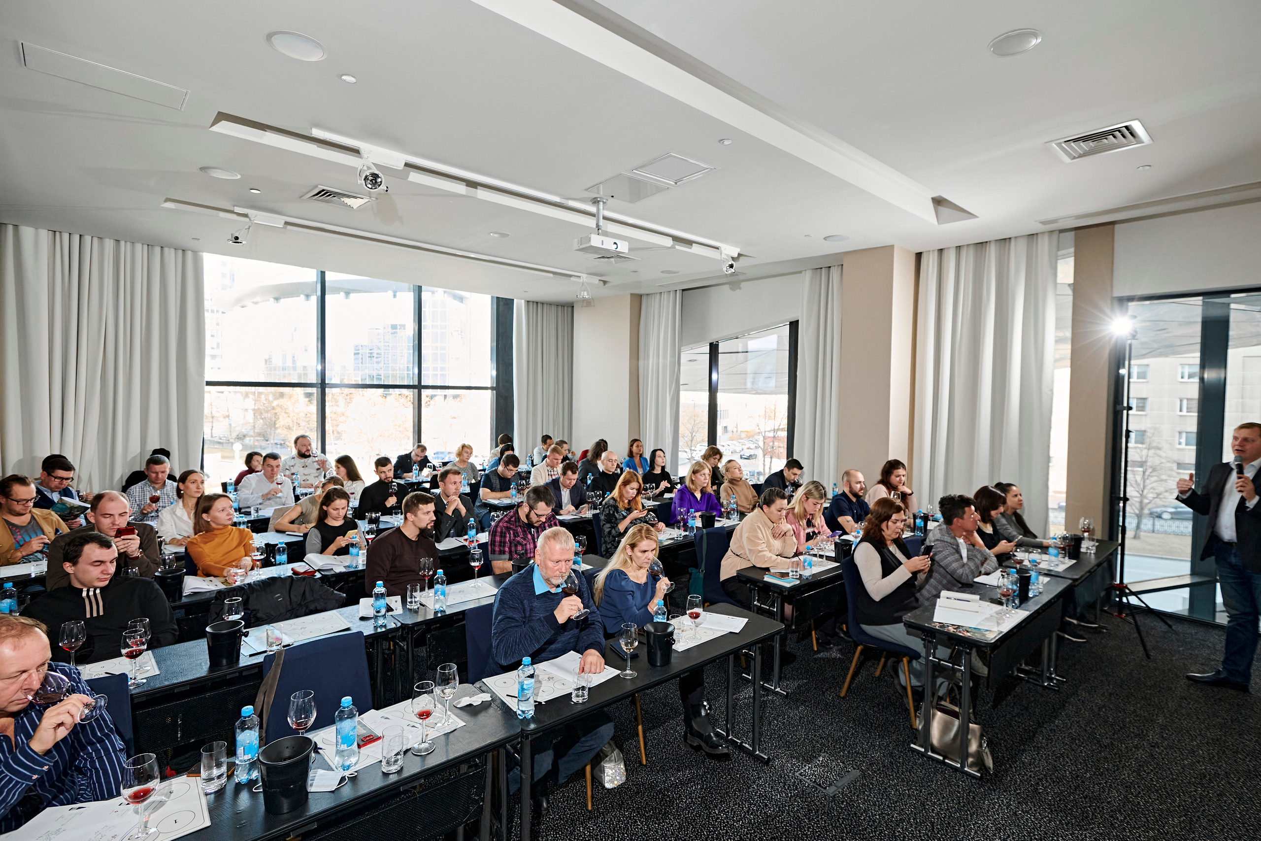 Винная дегустация для сомелье. Фотограф Постольник Дарья