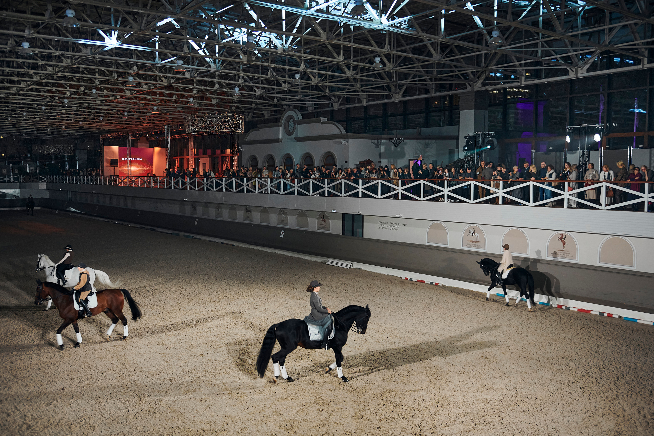 Модный показ «Кашемир и Шелк». Фотограф Постольник Дарья