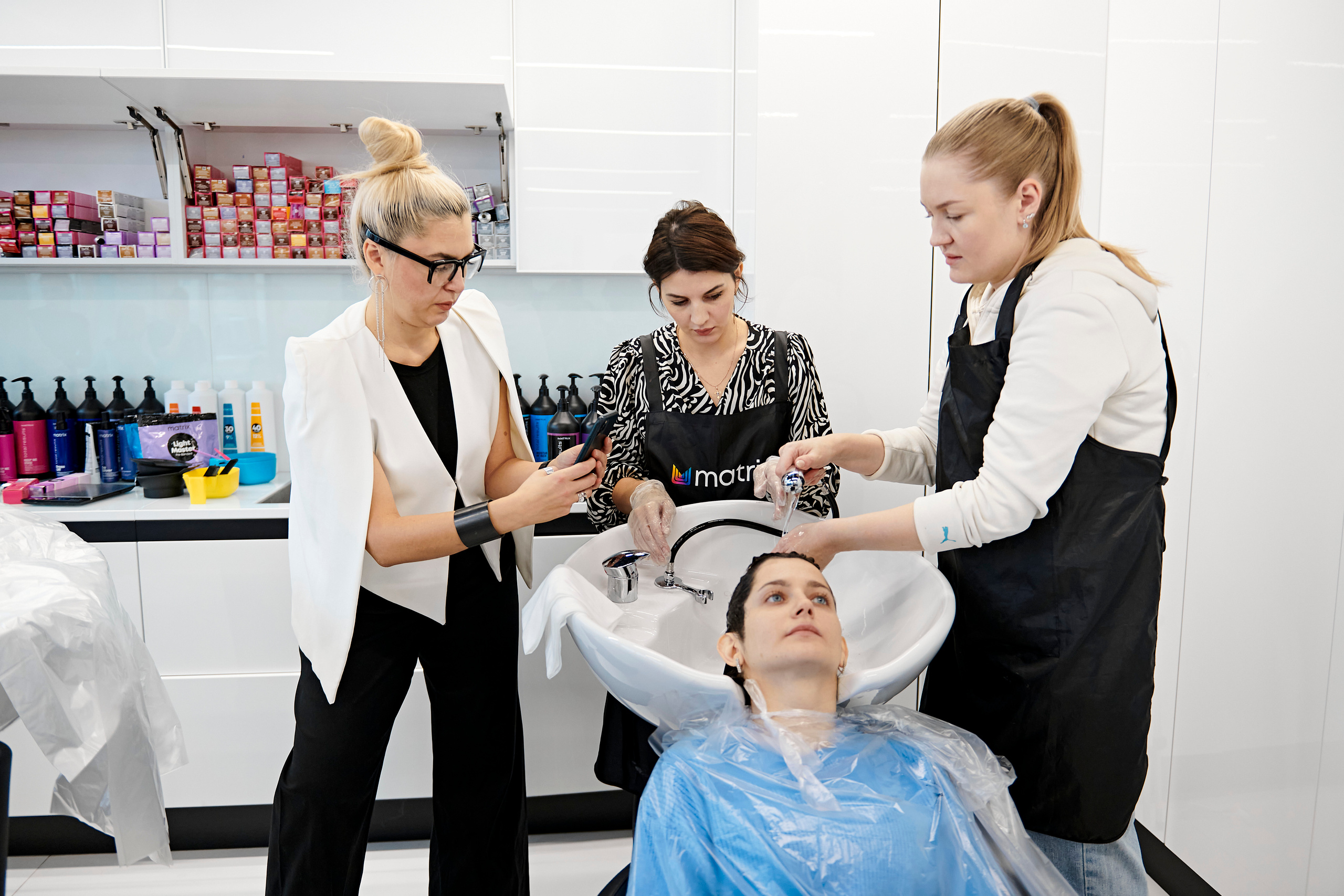 Мастер-класс по окрашиваниям и укладкам от Matrix. Фотограф Постольник Дарья