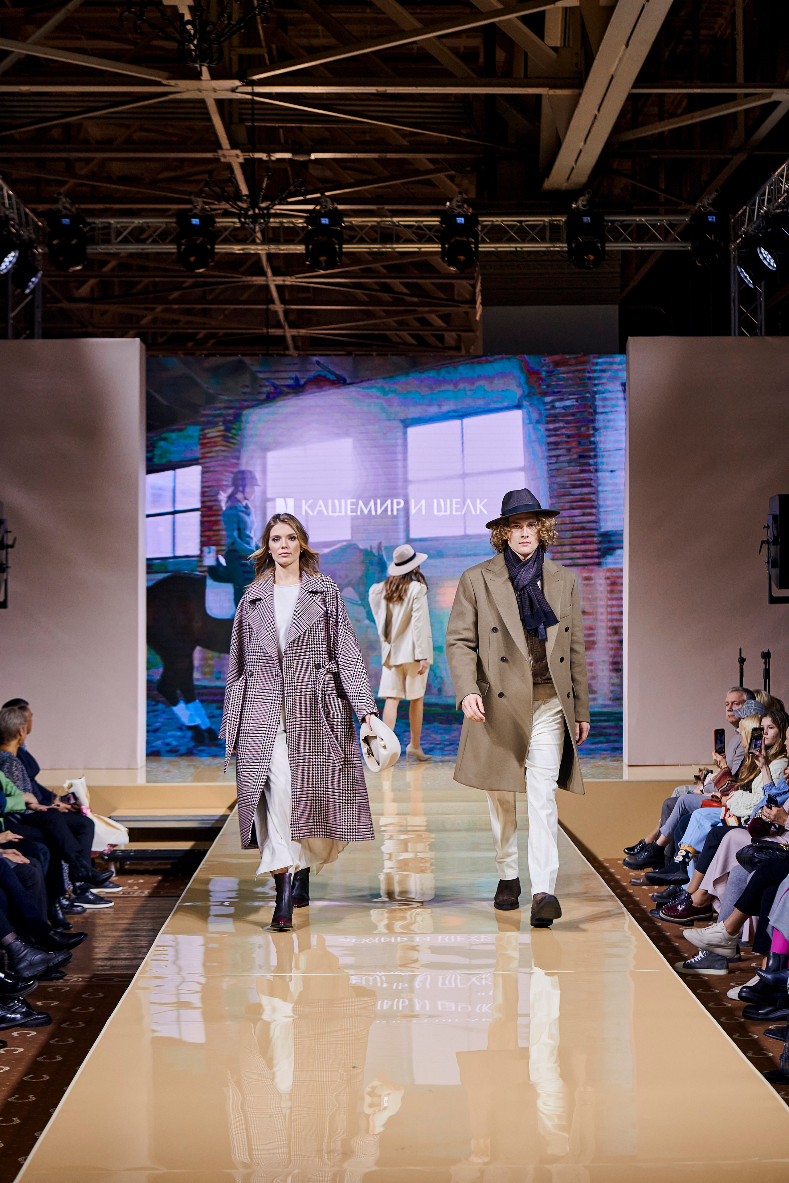 Модный показ «Кашемир и Шелк». Фотограф Постольник Дарья