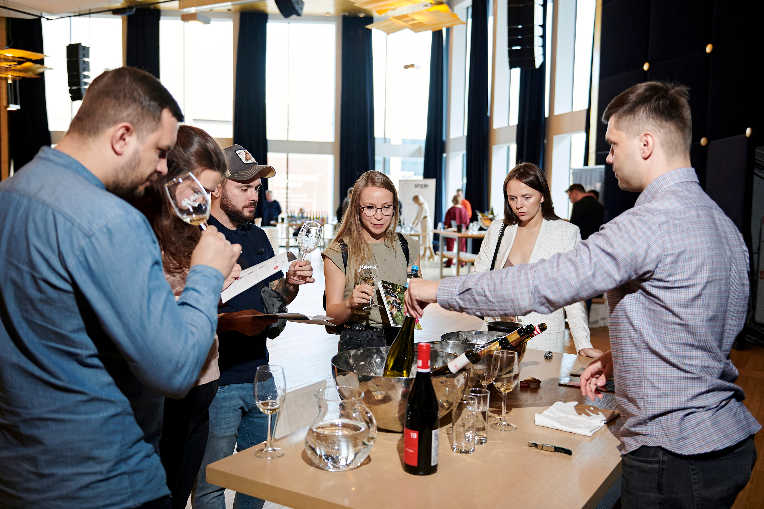 Винная дегустация для сомелье. Фотограф Постольник Дарья