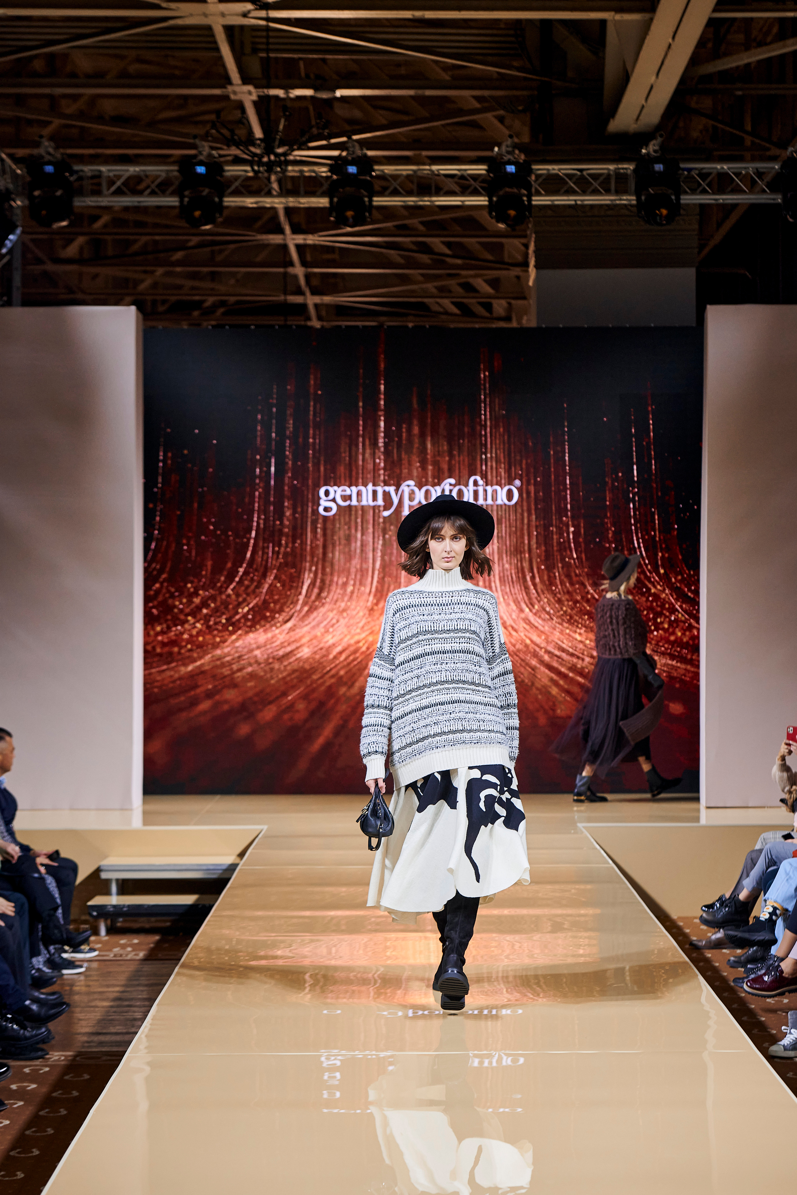 Модный показ «Кашемир и Шелк». Фотограф Постольник Дарья