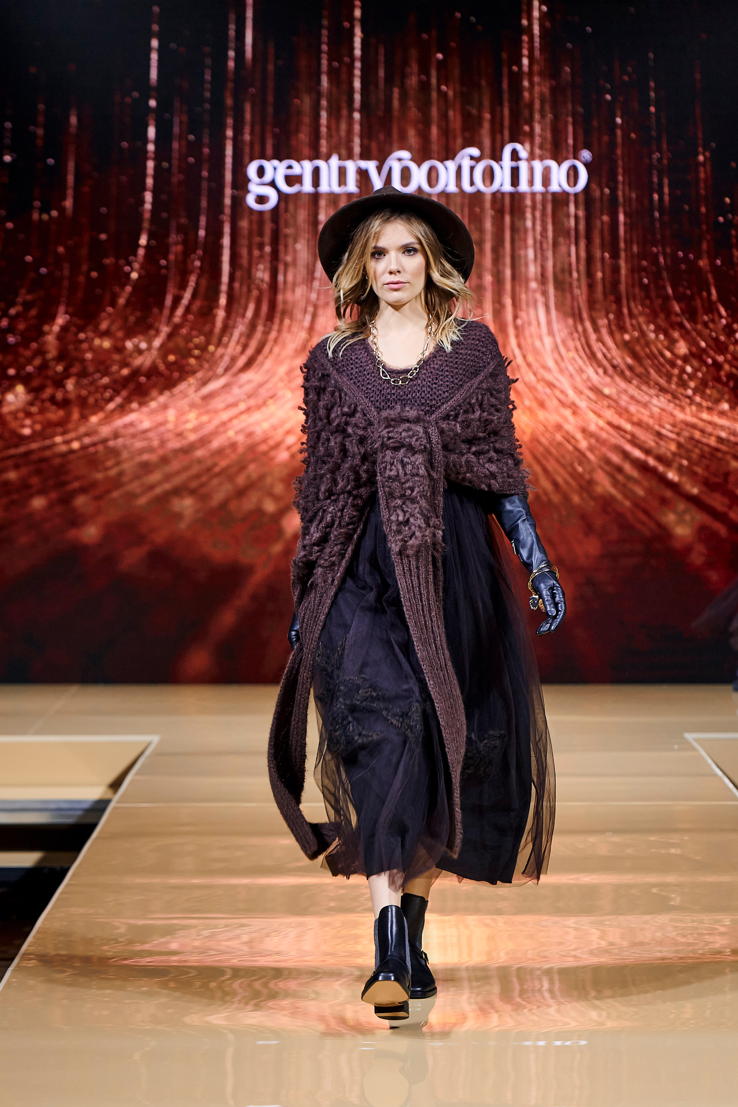 Модный показ «Кашемир и Шелк». Фотограф Постольник Дарья