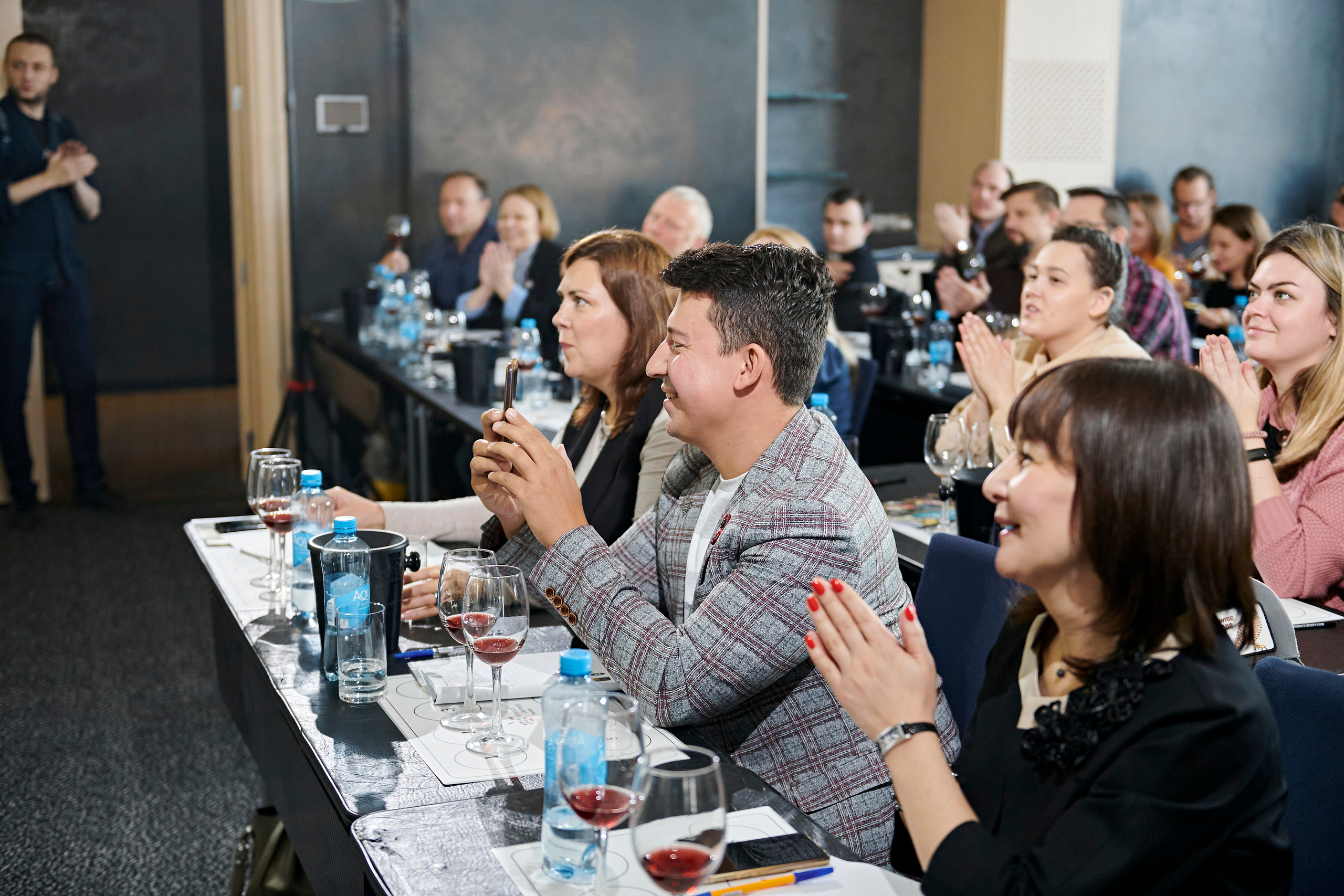 Винная дегустация для сомелье. Фотограф Постольник Дарья