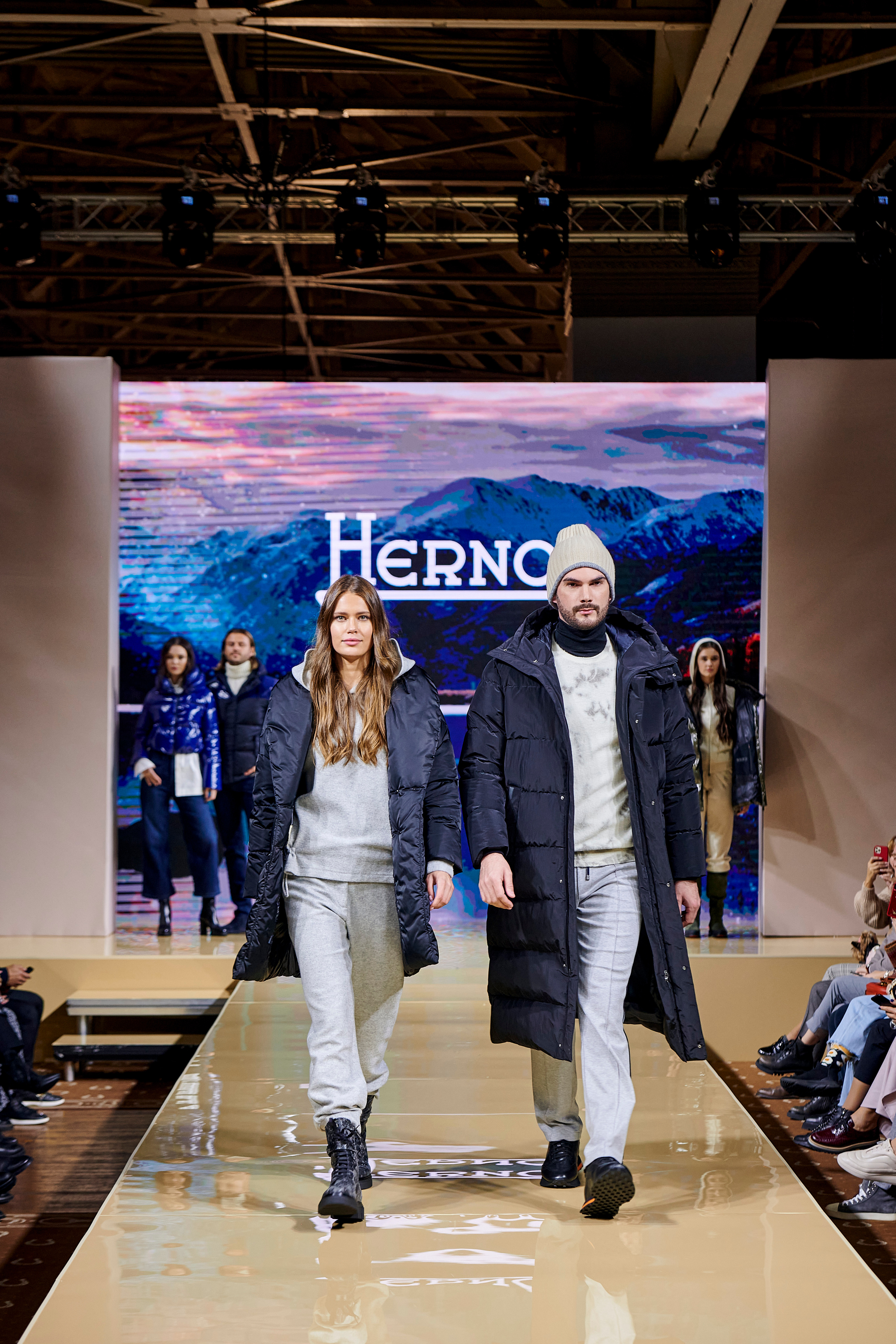 Модный показ «Кашемир и Шелк». Фотограф Постольник Дарья