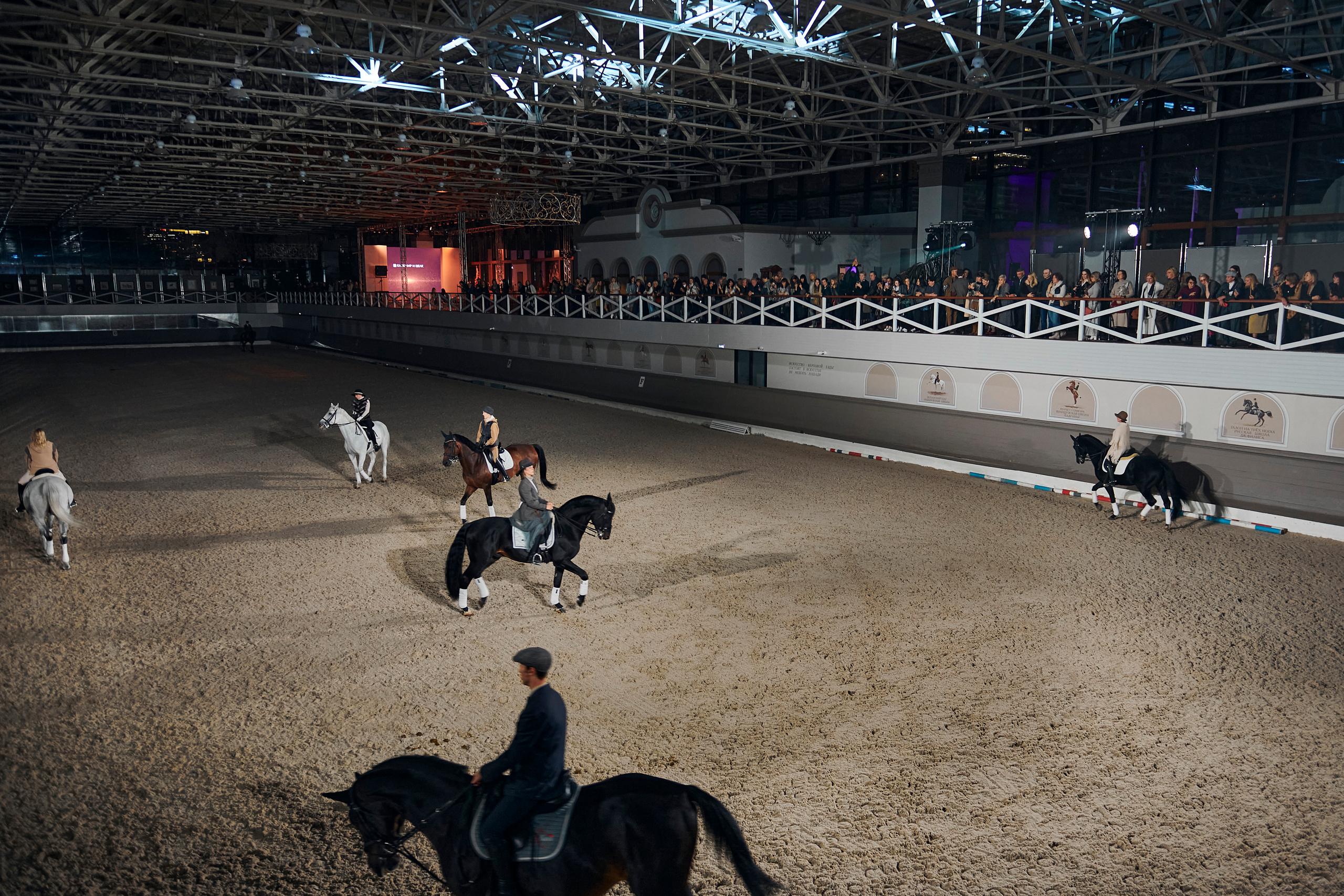 Модный показ «Кашемир и Шелк». Фотограф Постольник Дарья