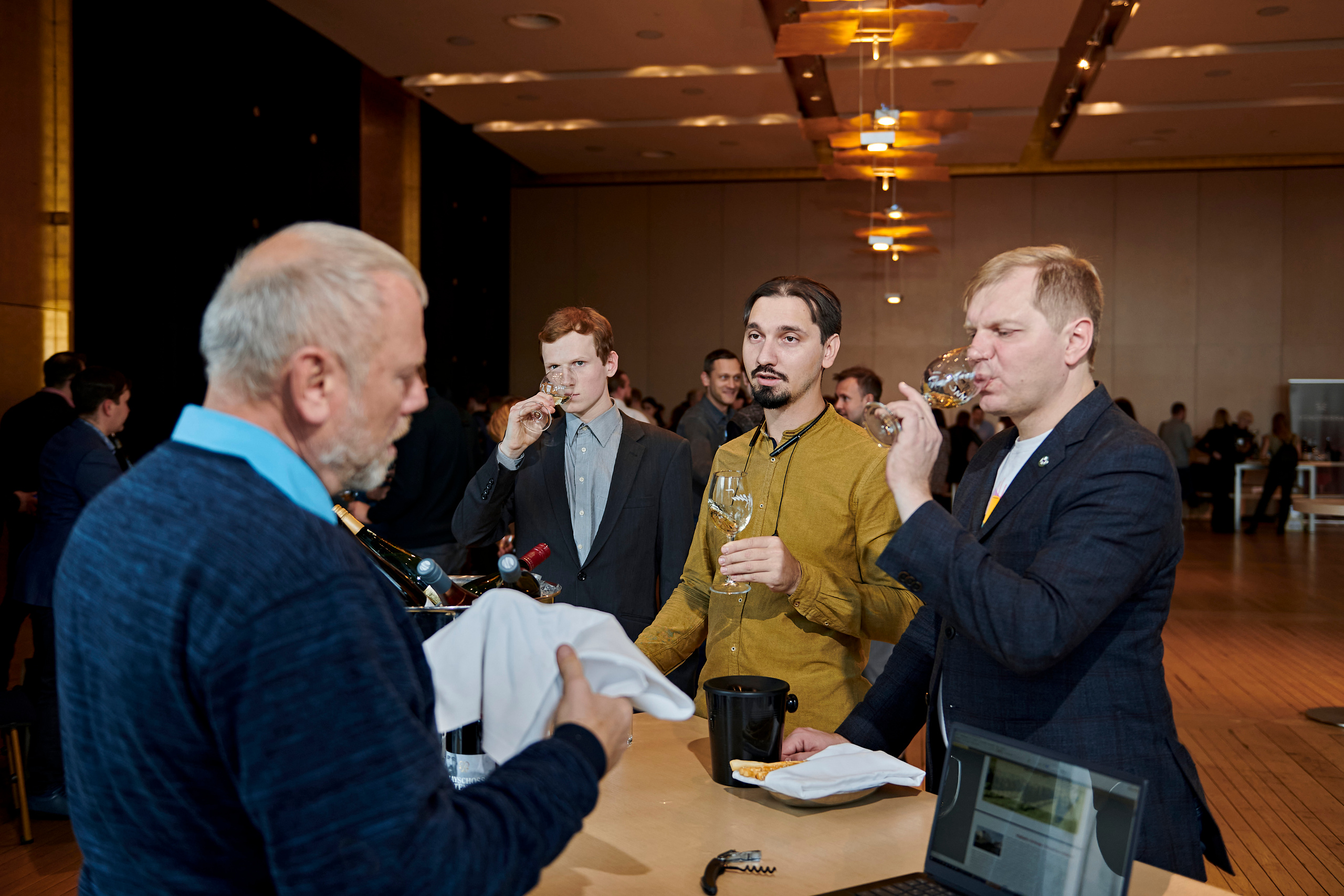 Винная дегустация для сомелье. Фотограф Постольник Дарья