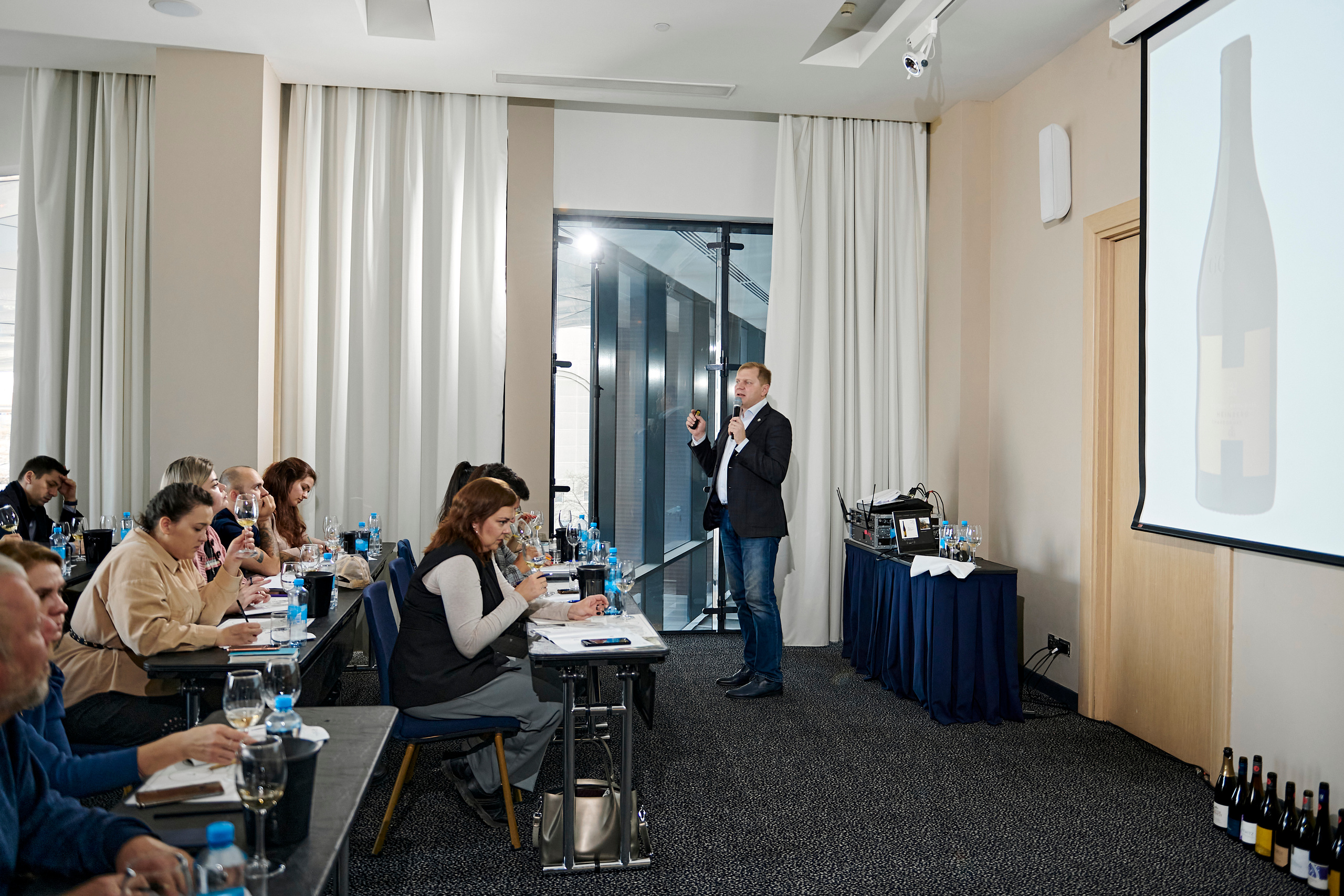 Винная дегустация для сомелье. Фотограф Постольник Дарья