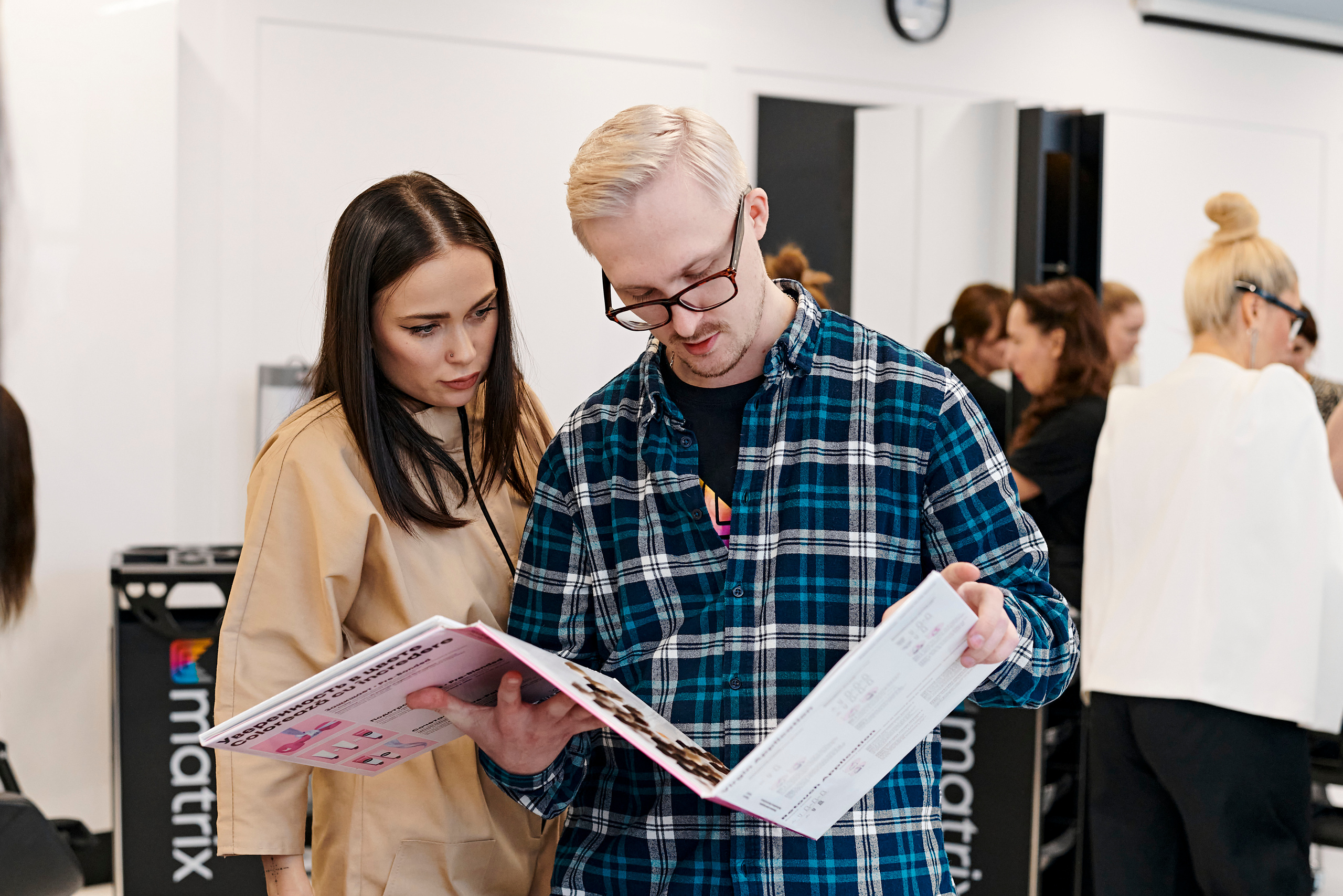 Мастер-класс по окрашиваниям и укладкам от Matrix. Фотограф Постольник Дарья