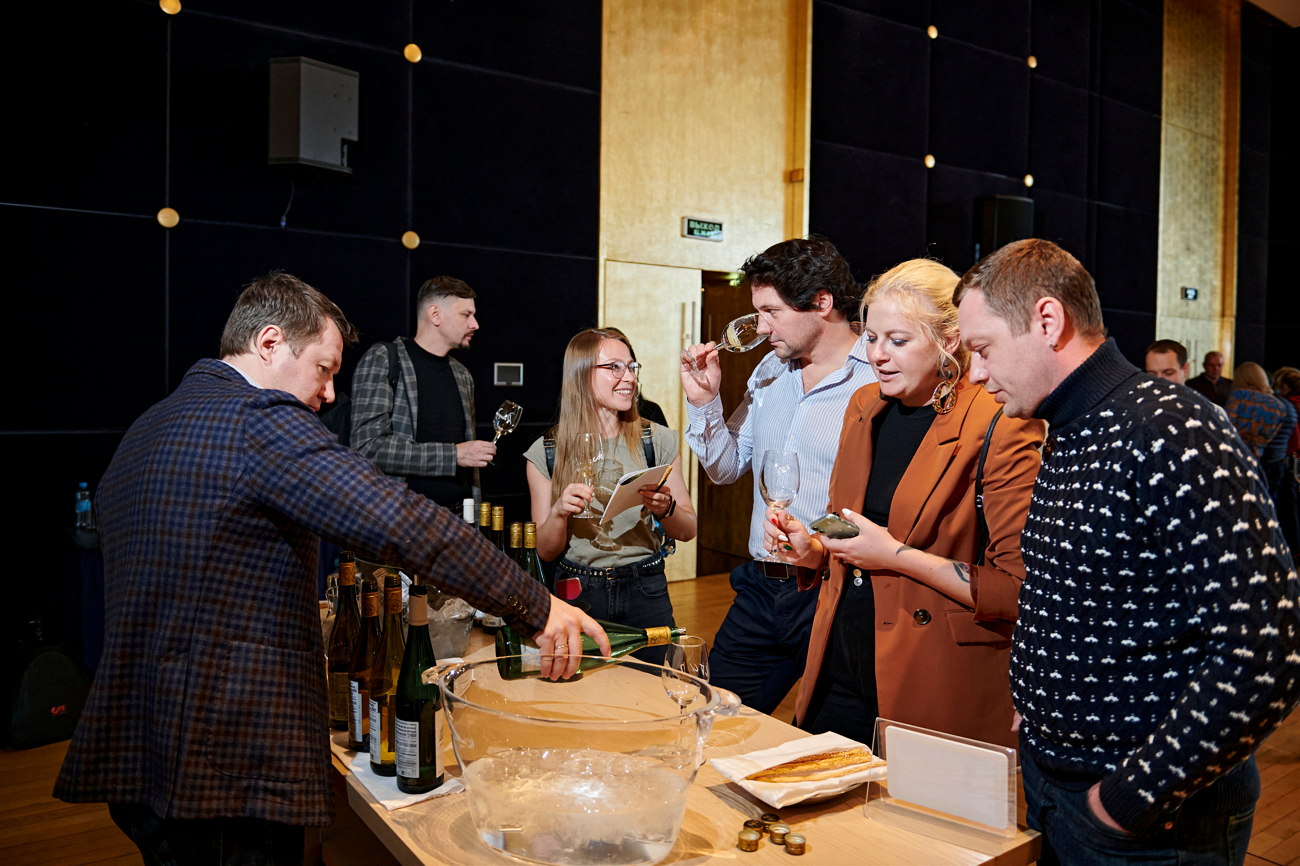 Винная дегустация для сомелье. Фотограф Постольник Дарья