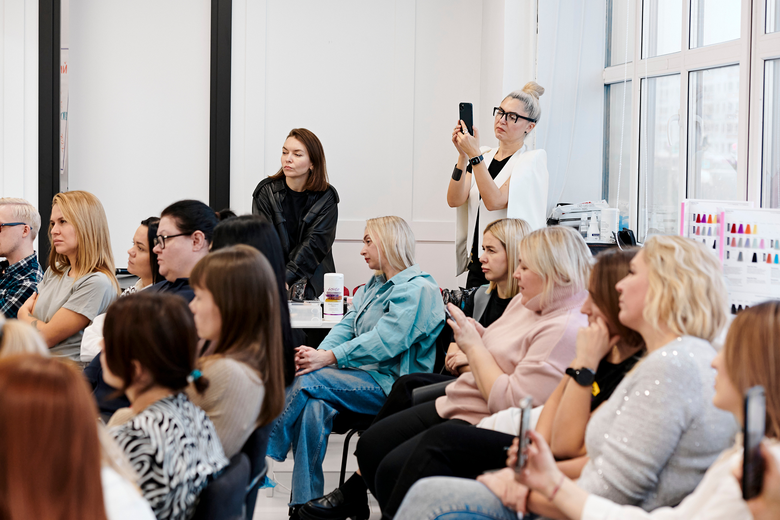 Мастер-класс по окрашиваниям и укладкам от Matrix. Фотограф Постольник Дарья