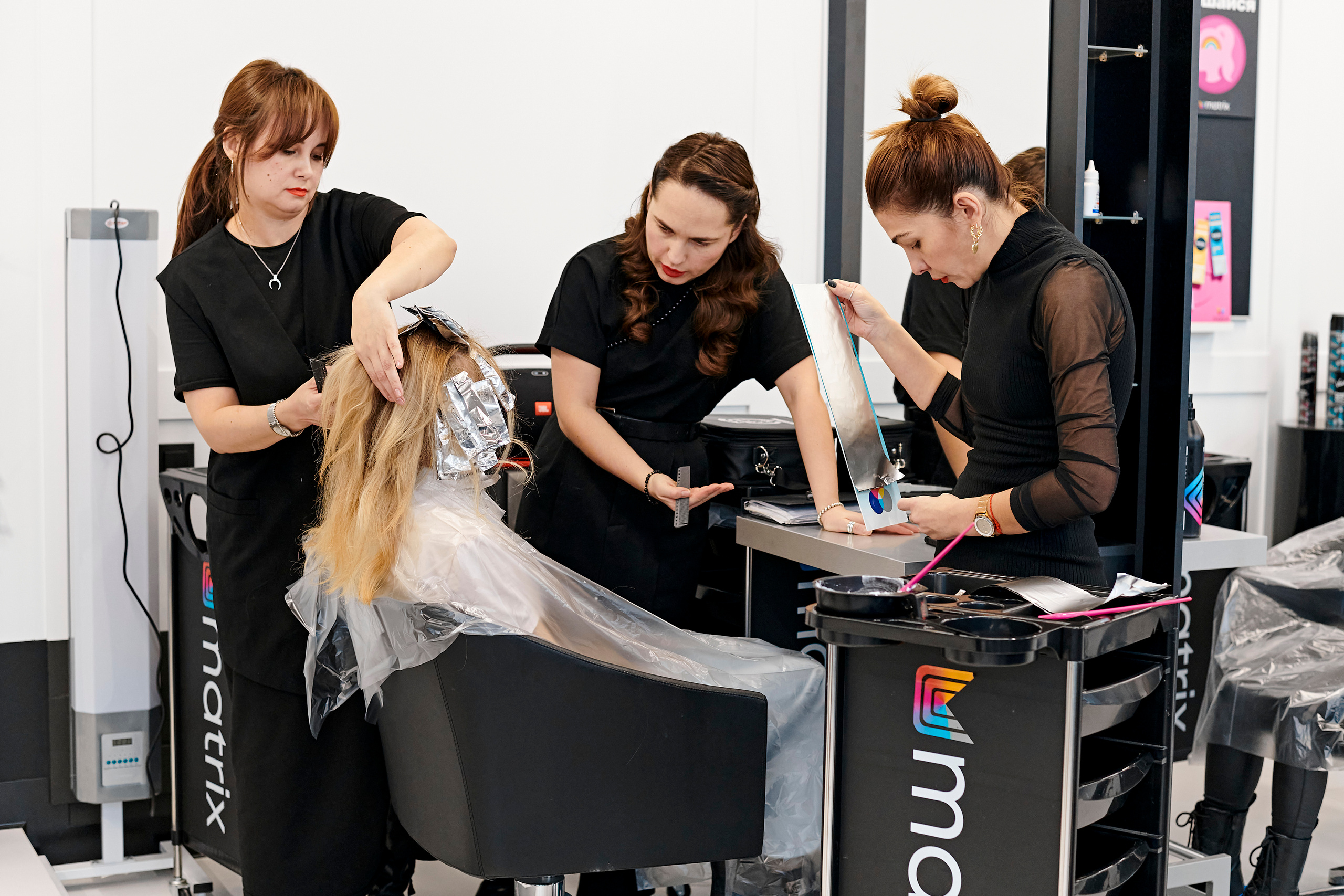 Мастер-класс по окрашиваниям и укладкам от Matrix. Фотограф Постольник Дарья