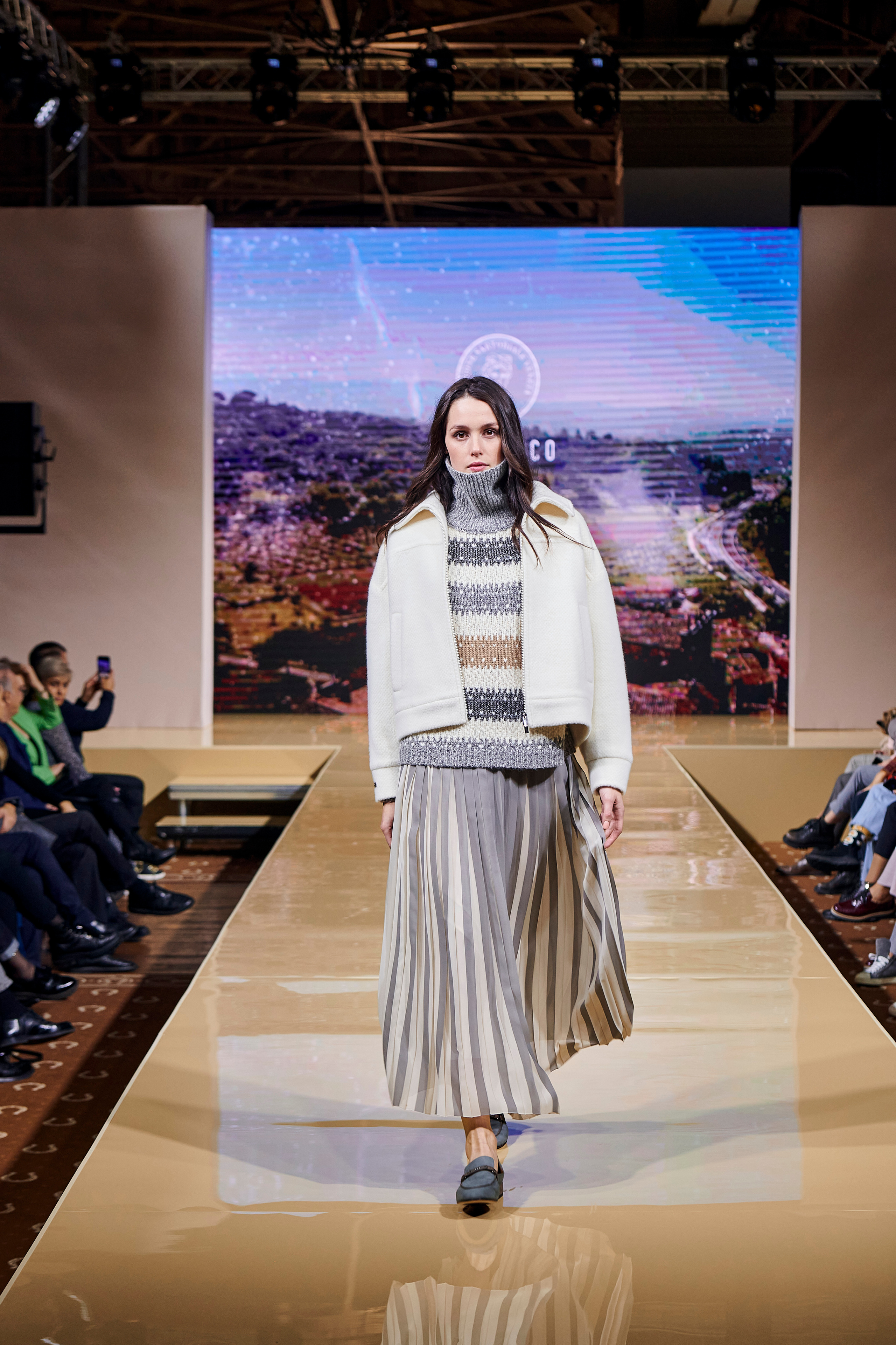 Модный показ «Кашемир и Шелк». Фотограф Постольник Дарья