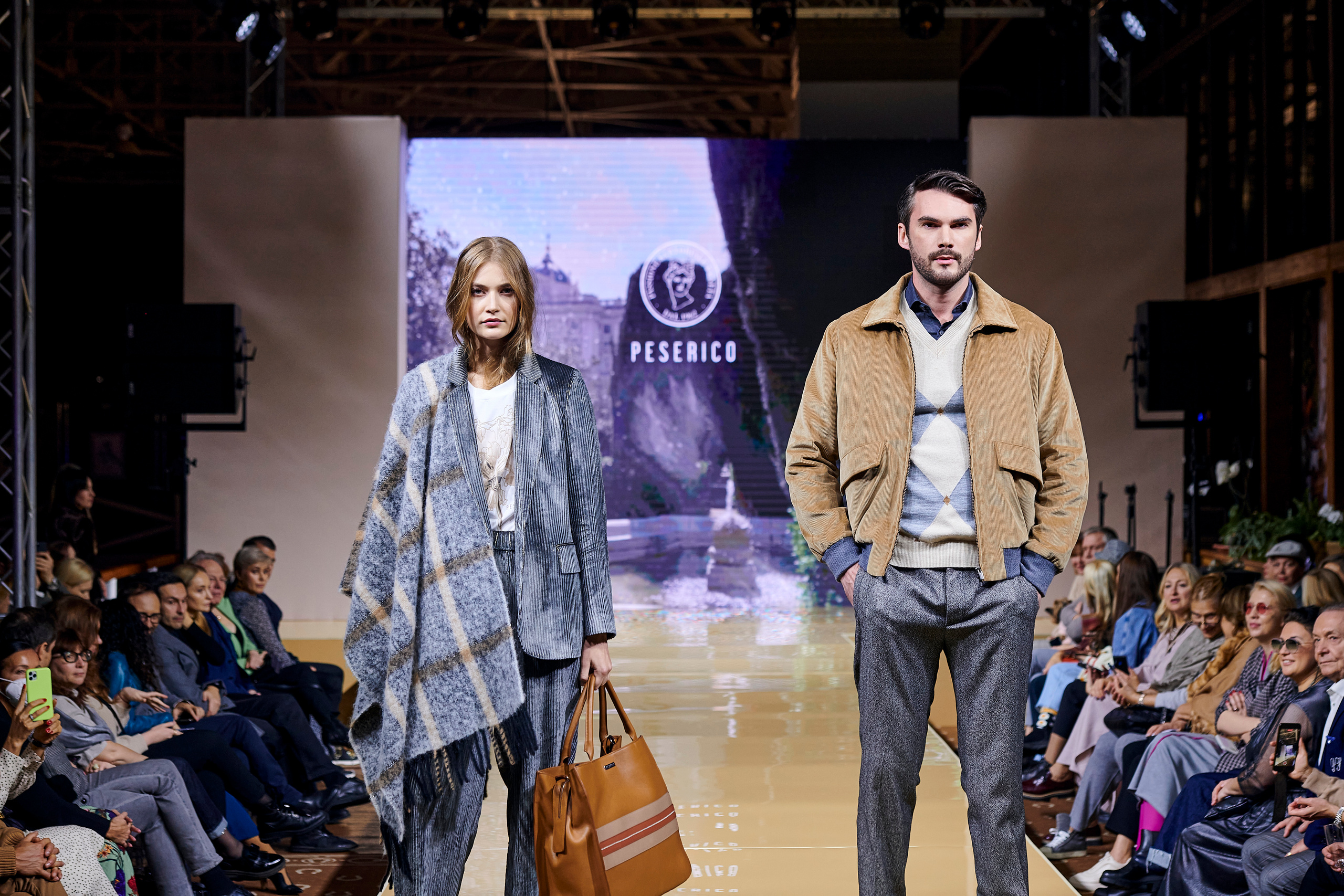 Модный показ «Кашемир и Шелк». Фотограф Постольник Дарья