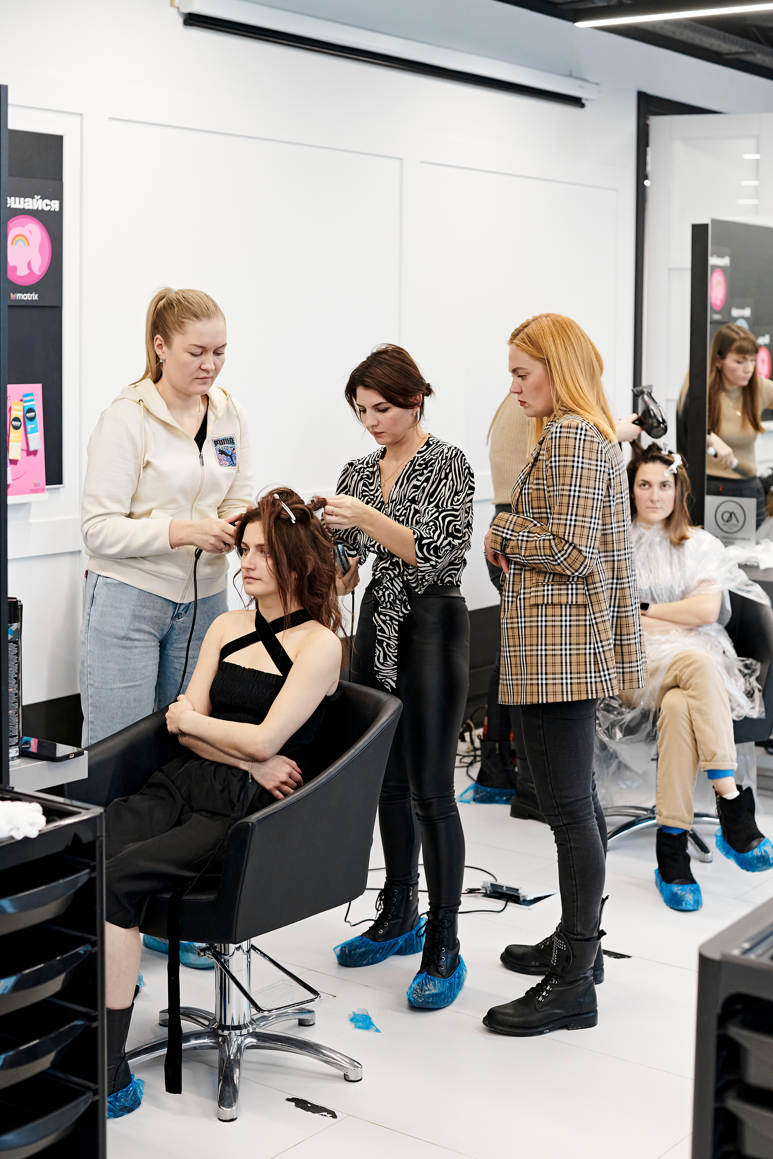 Мастер-класс по окрашиваниям и укладкам от Matrix. Фотограф Постольник Дарья