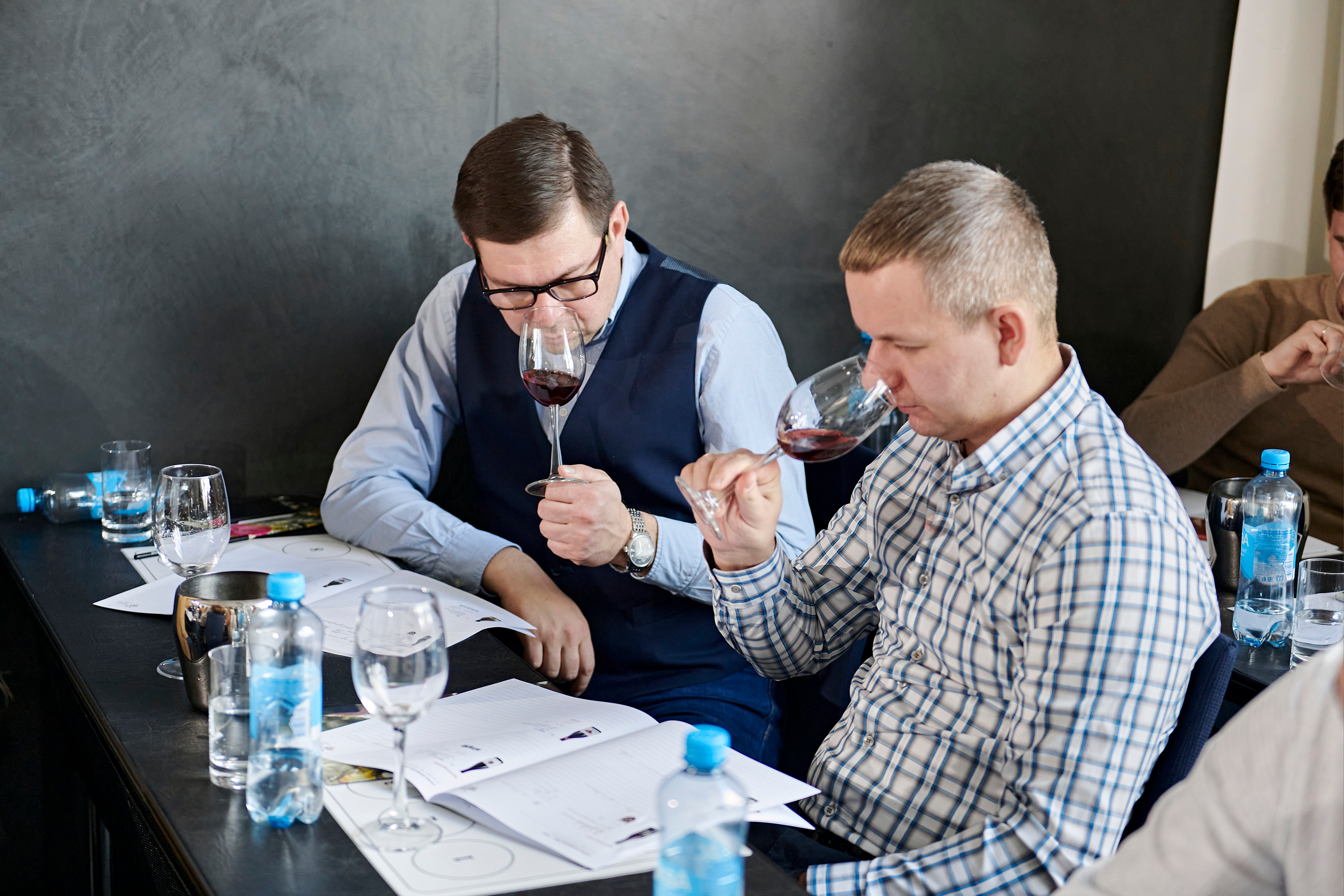 Винная дегустация для сомелье. Фотограф Постольник Дарья