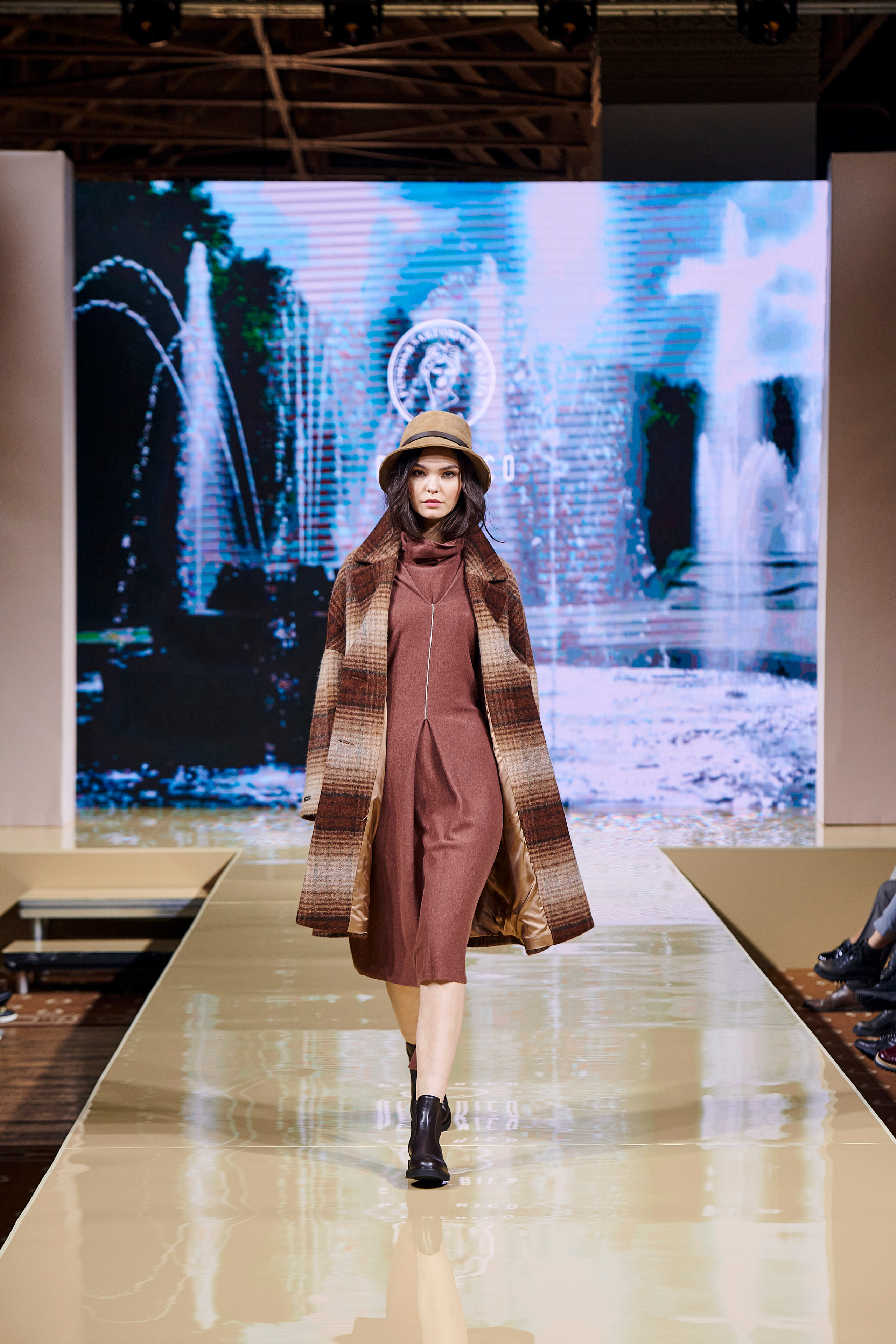 Модный показ «Кашемир и Шелк». Фотограф Постольник Дарья