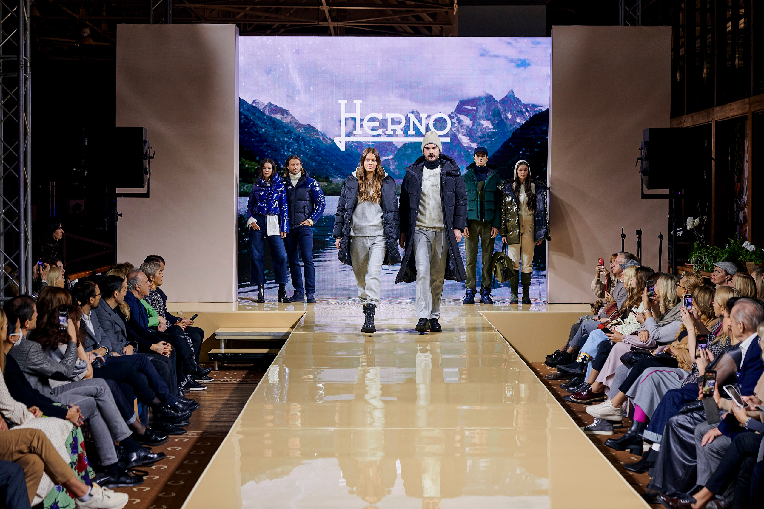 Модный показ «Кашемир и Шелк». Фотограф Постольник Дарья