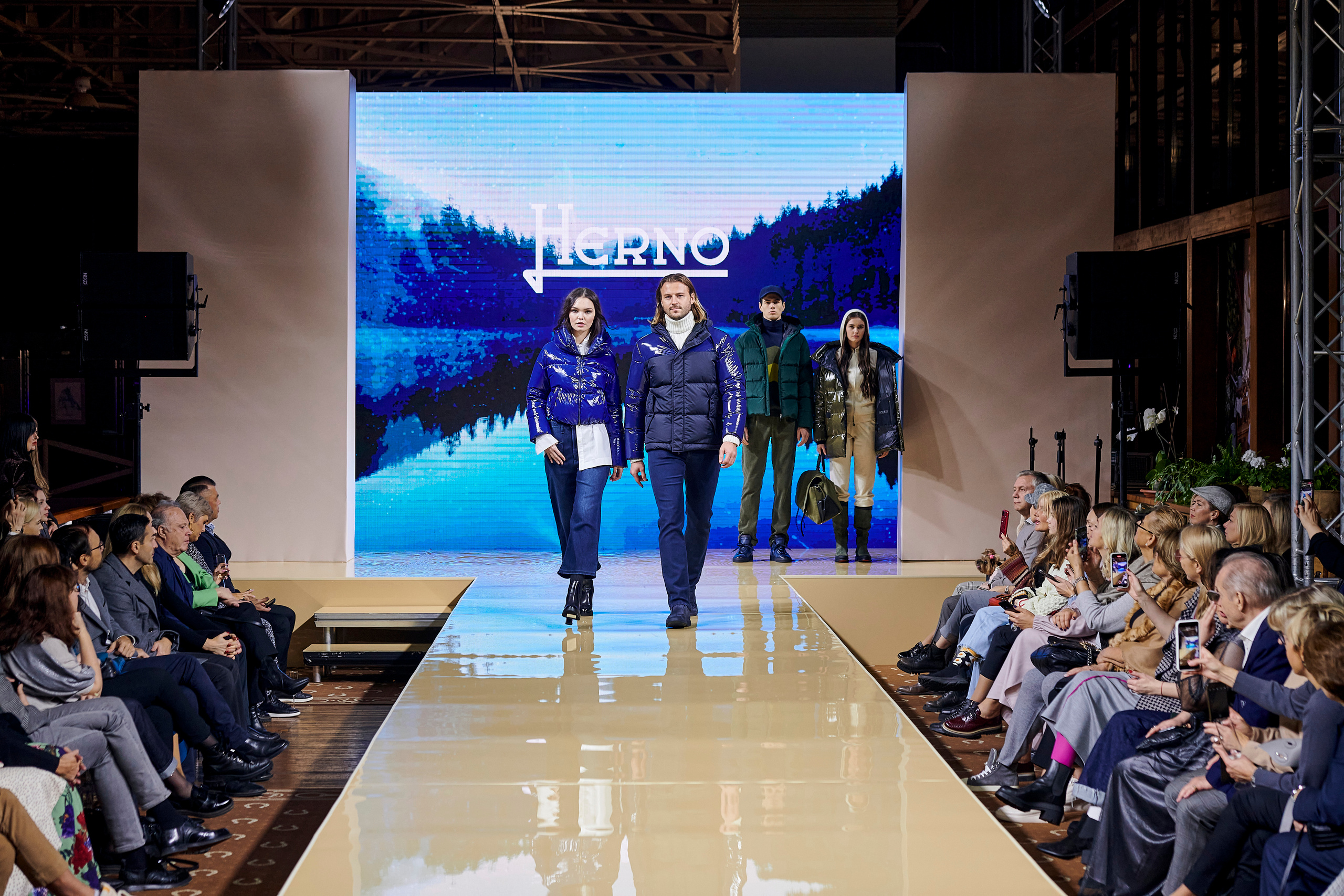 Модный показ «Кашемир и Шелк». Фотограф Постольник Дарья