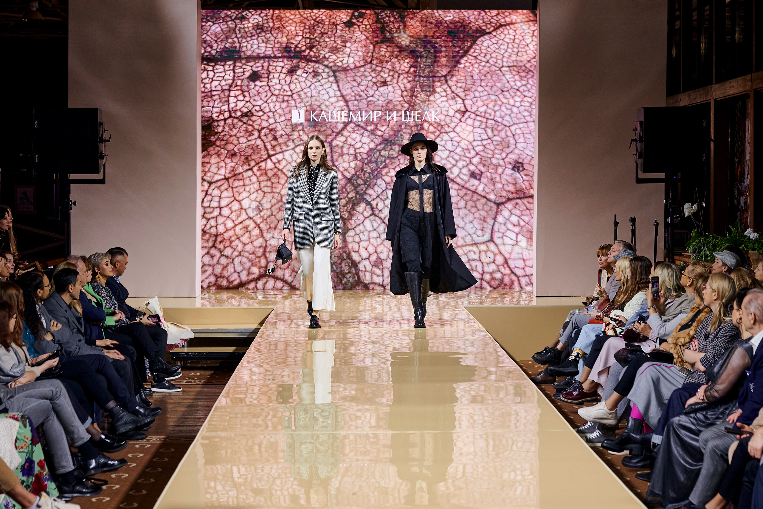 Модный показ «Кашемир и Шелк». Фотограф Постольник Дарья