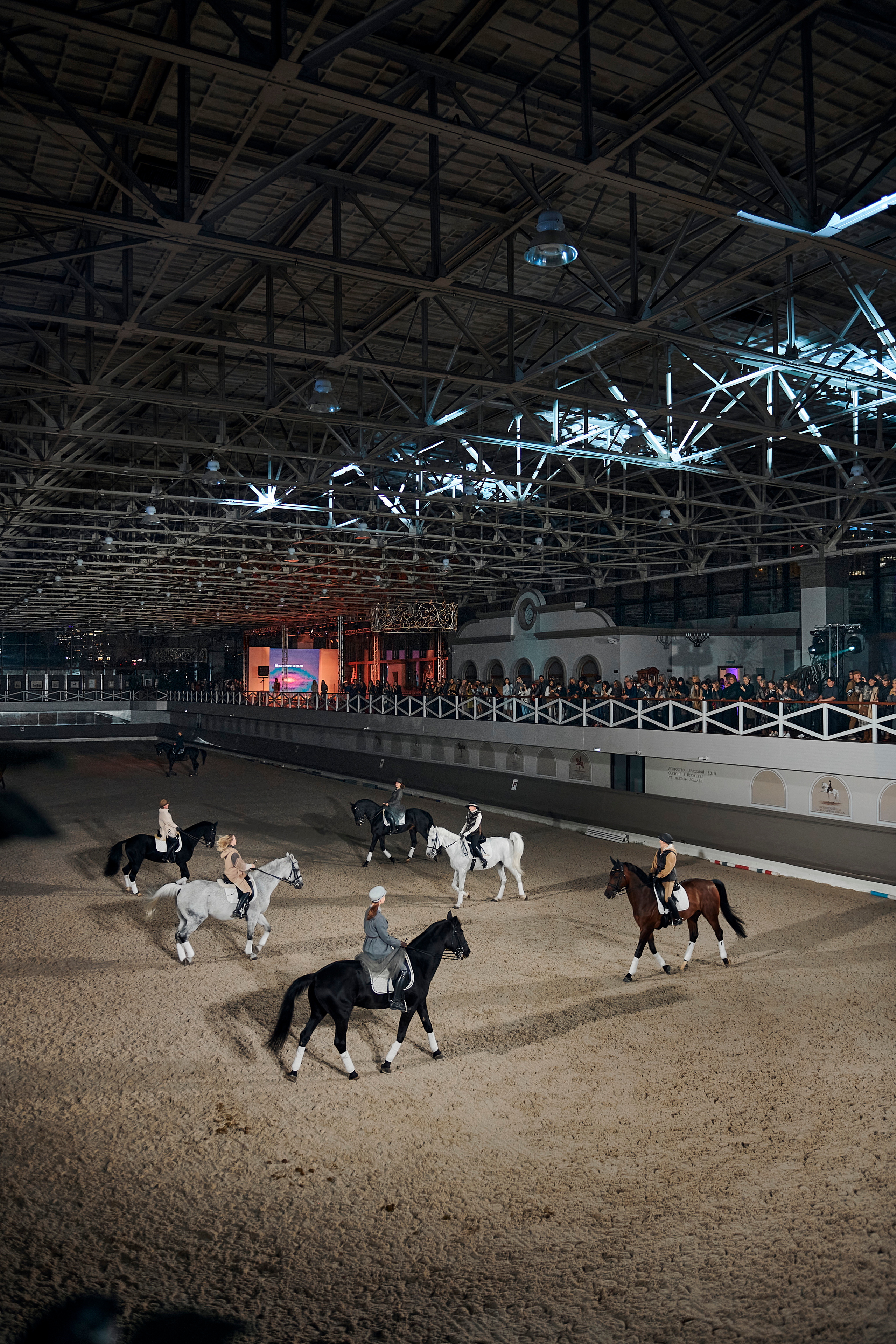 Модный показ «Кашемир и Шелк». Фотограф Постольник Дарья