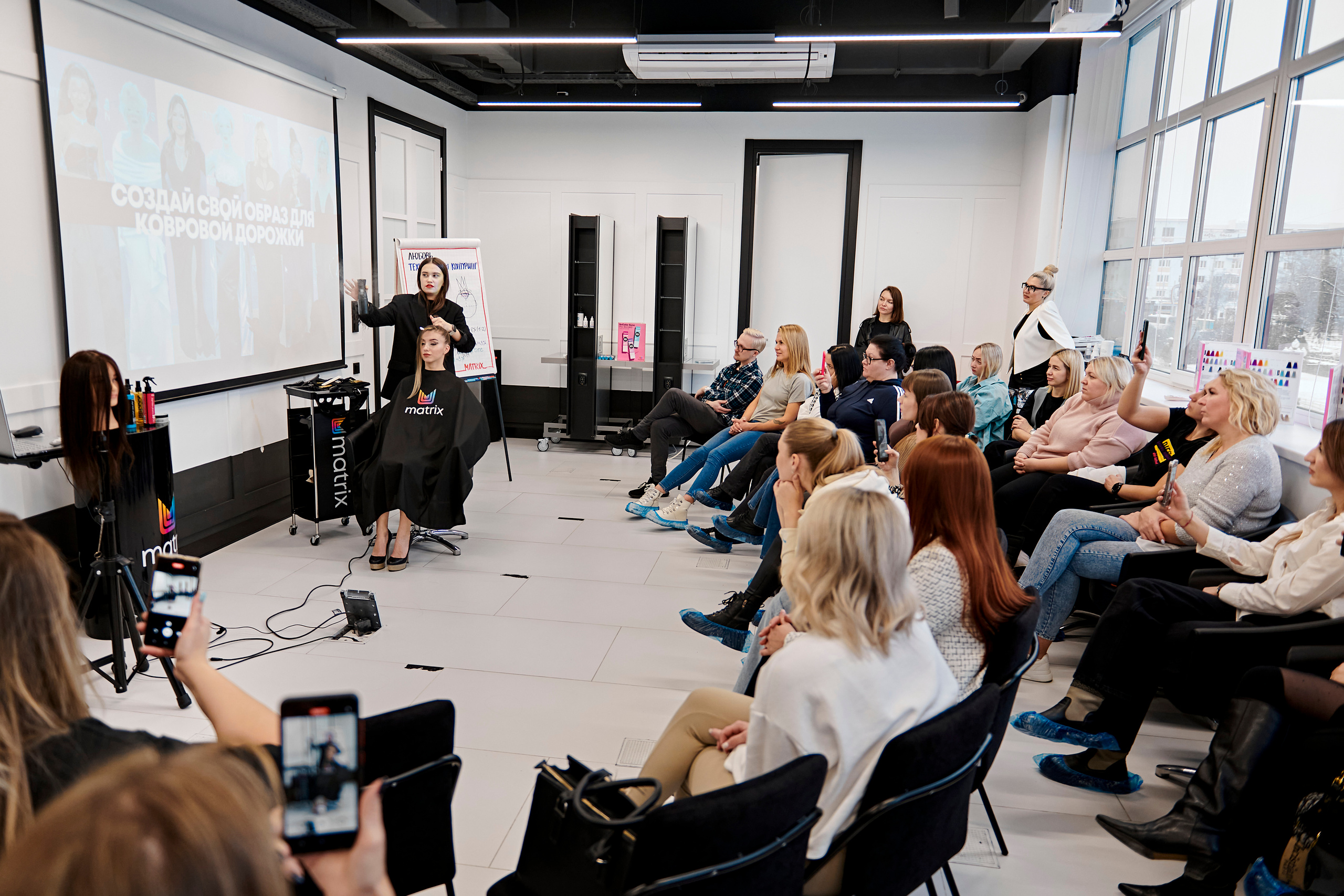 Мастер-класс по окрашиваниям и укладкам от Matrix. Фотограф Постольник Дарья