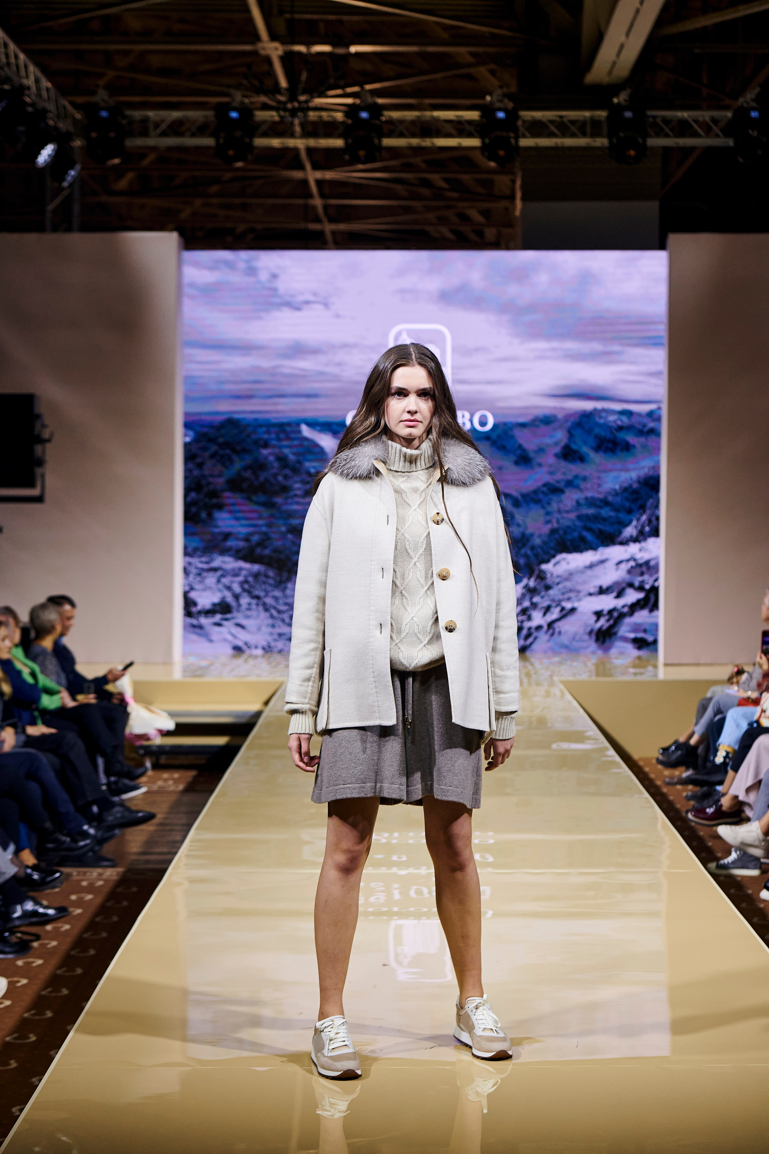 Модный показ «Кашемир и Шелк». Фотограф Постольник Дарья