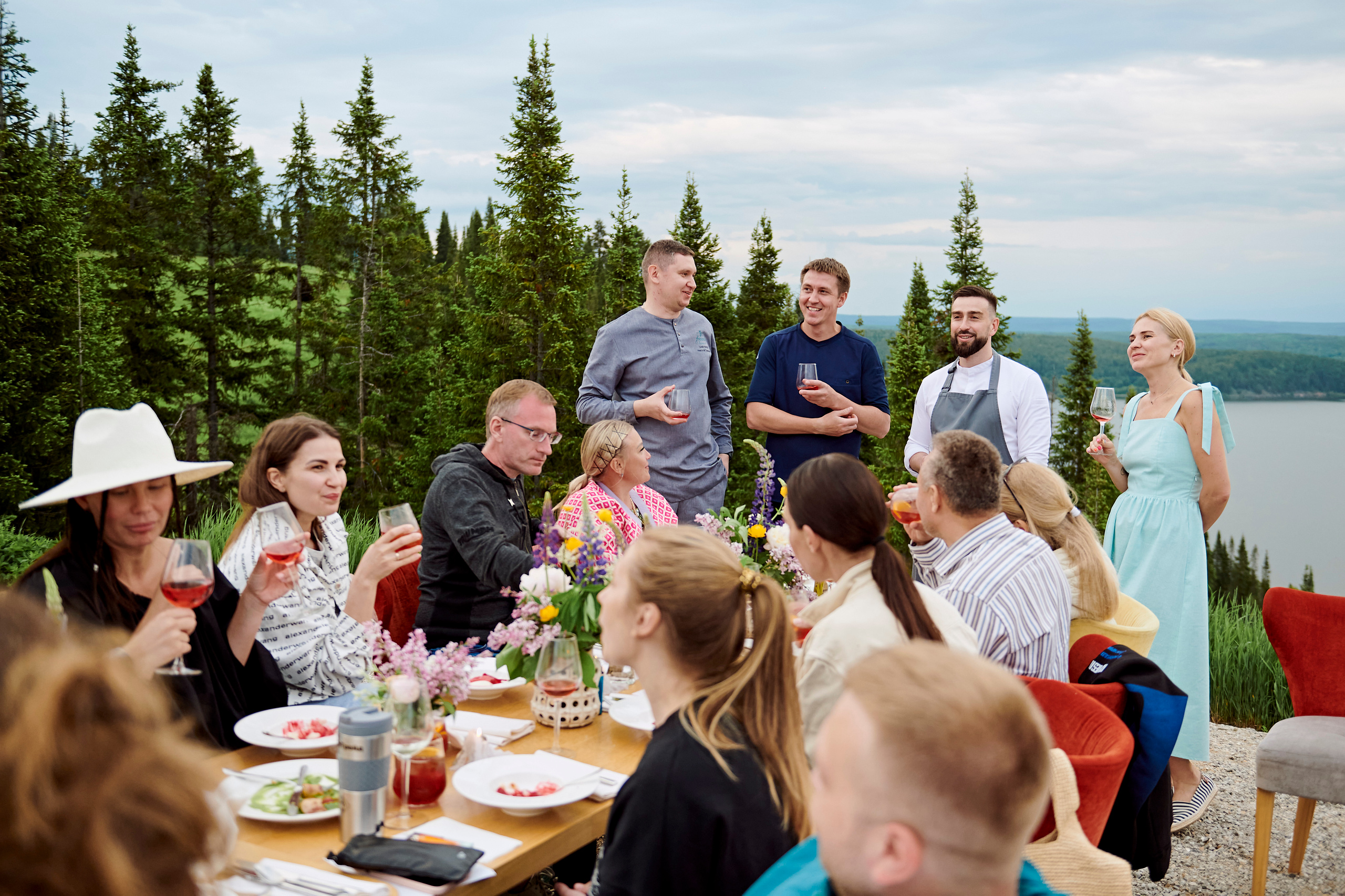 Летний ужин на природе с тремя шефами. Фотограф Постольник Дарья