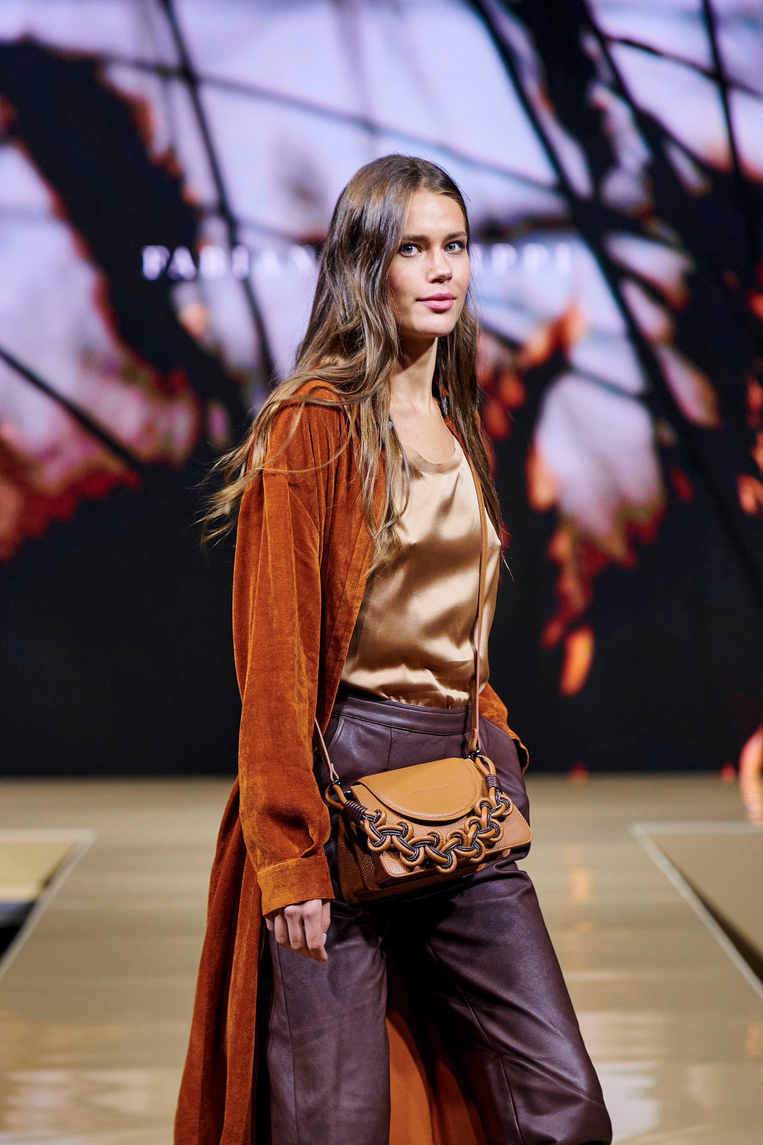 Модный показ «Кашемир и Шелк». Фотограф Постольник Дарья