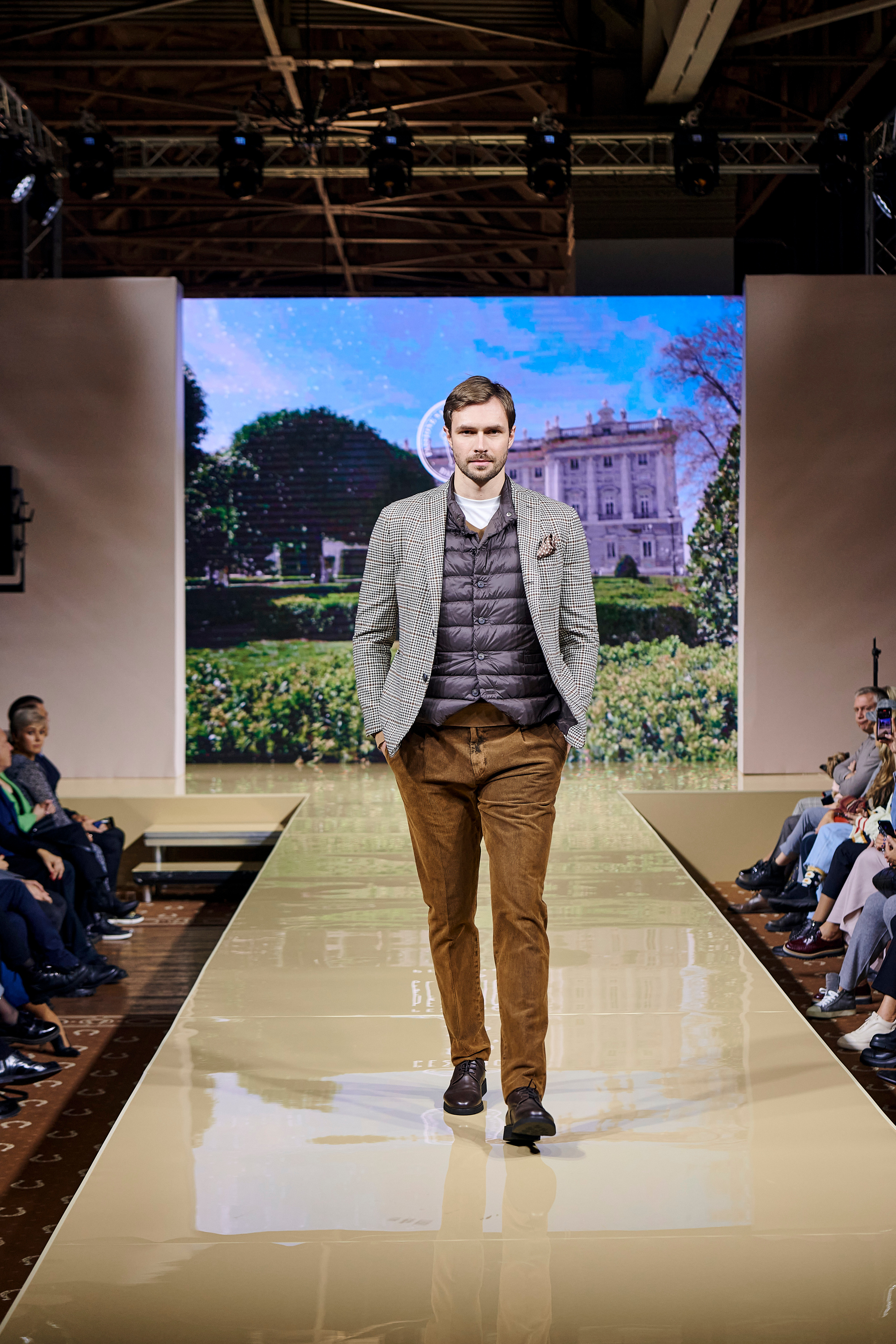 Модный показ «Кашемир и Шелк». Фотограф Постольник Дарья