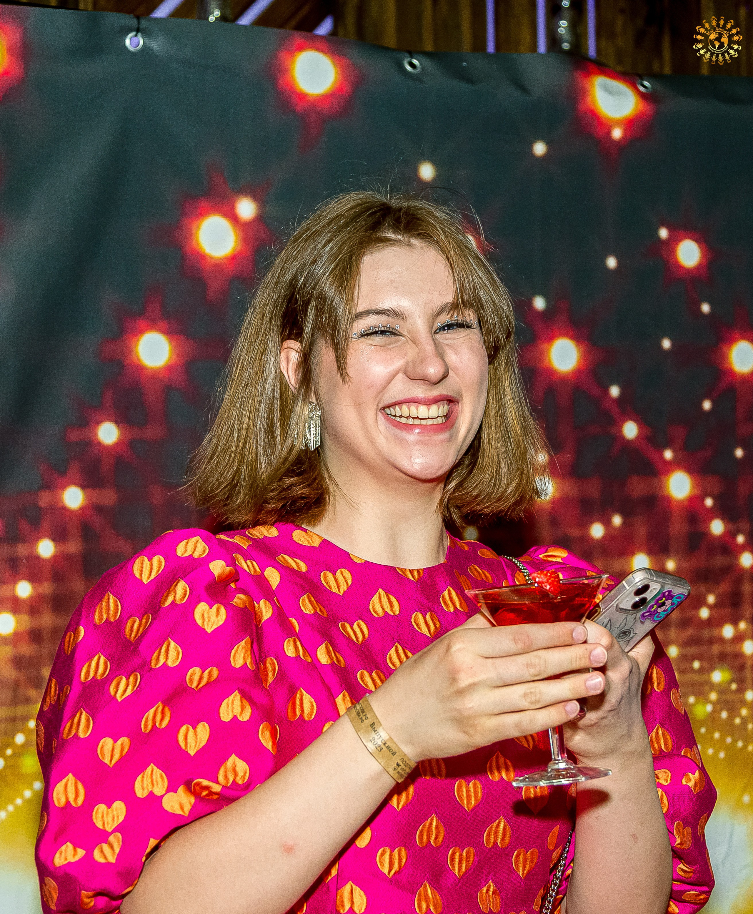 Выпускной 2023 (11-е классы) клуб «Джаггер», Москва. Репортажная съемка в Москве и области. Анималистика