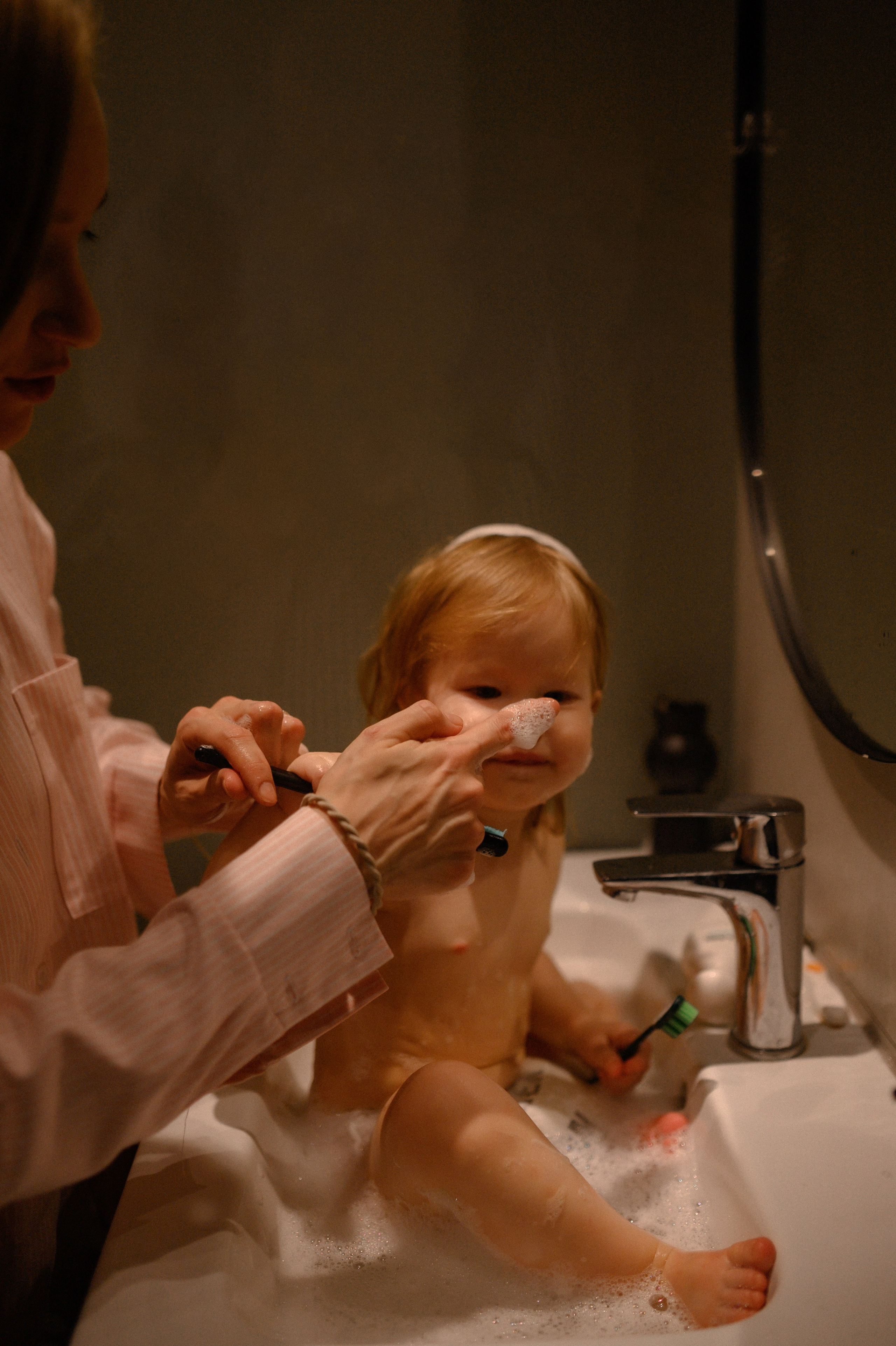 Даша и Варя дома. Семейный и свадебный lifestyle-фотограф в Москве Мария Петрова