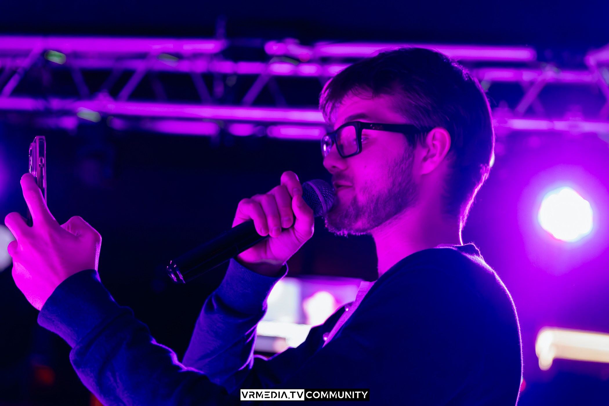 Караоке-бар «Volna»: Friends day или день дружбана