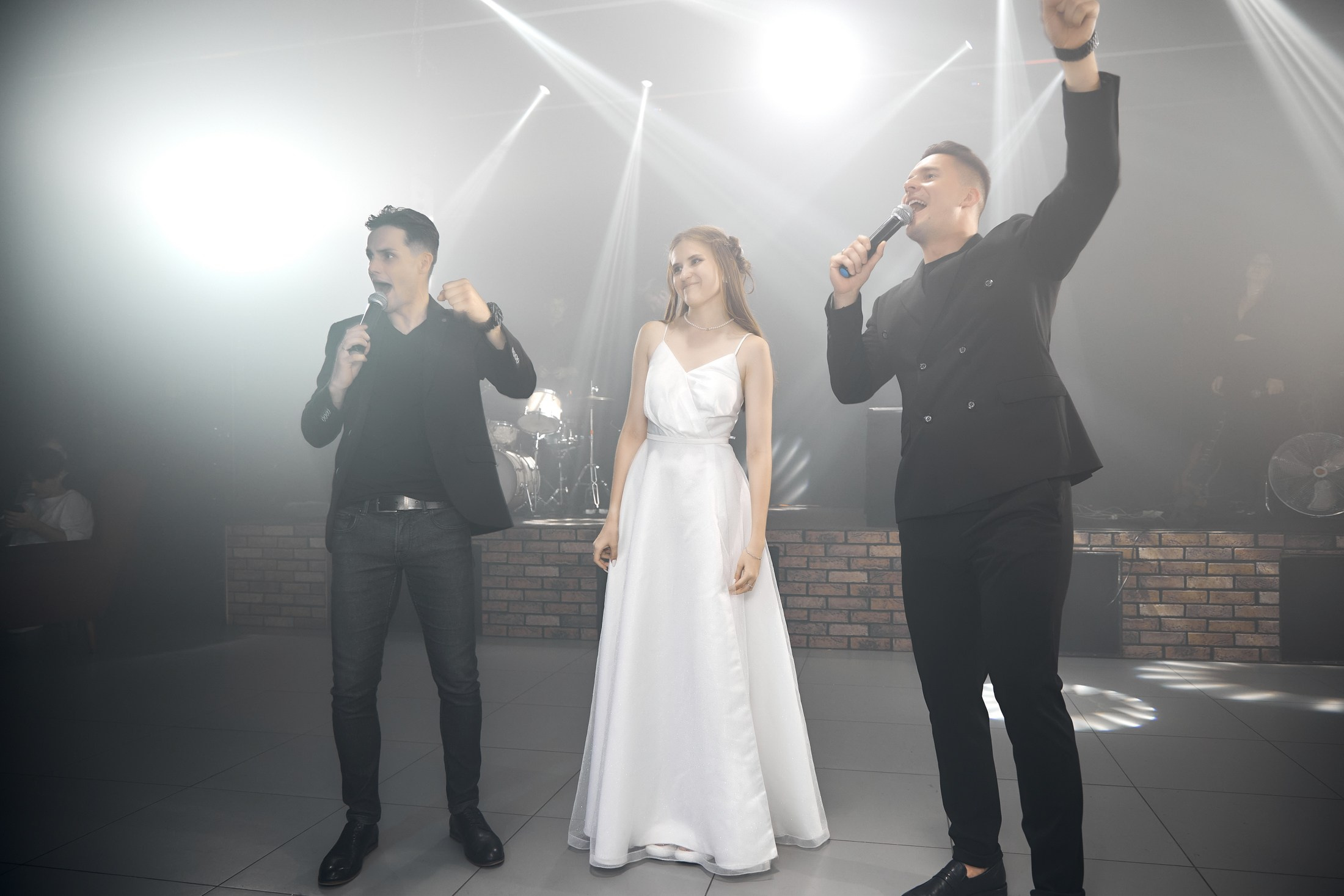 Фотограф на выпускной. Свадебный репортажный и фуд фотограф в Барнауле Гайфулин Виталий