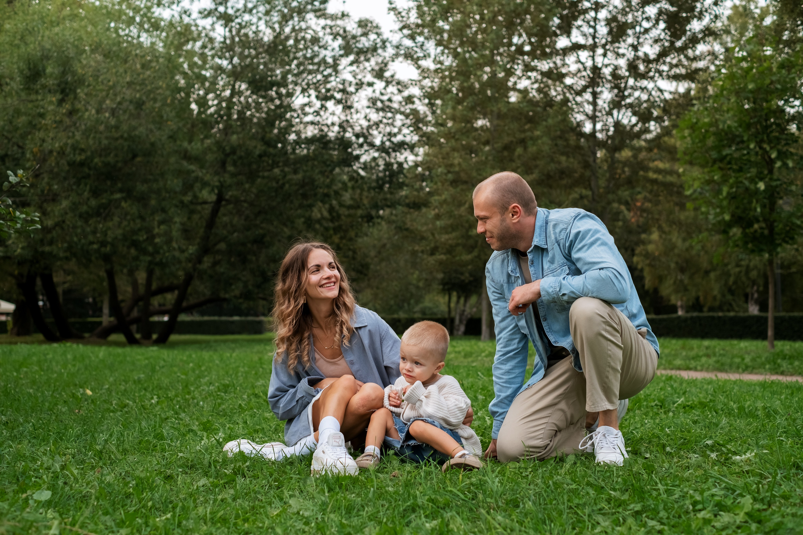 Семейная прогулка в парке. Семейный и детский фотограф в Мелитополе /Наталья Зацеркляная