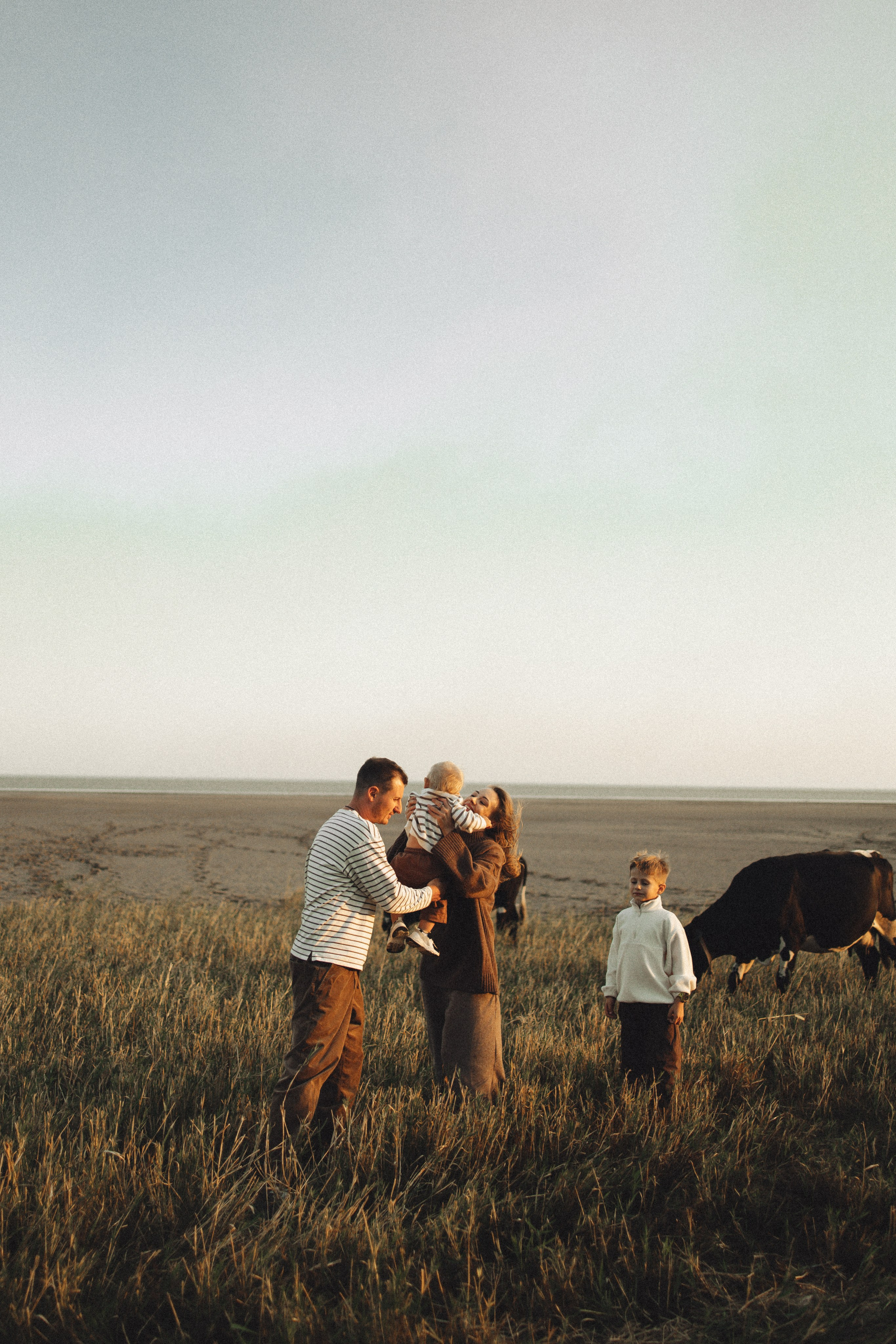 Семейная история, закат в Мержаново. Семейный и детский фотограф, таганрог, ростов-на-дону