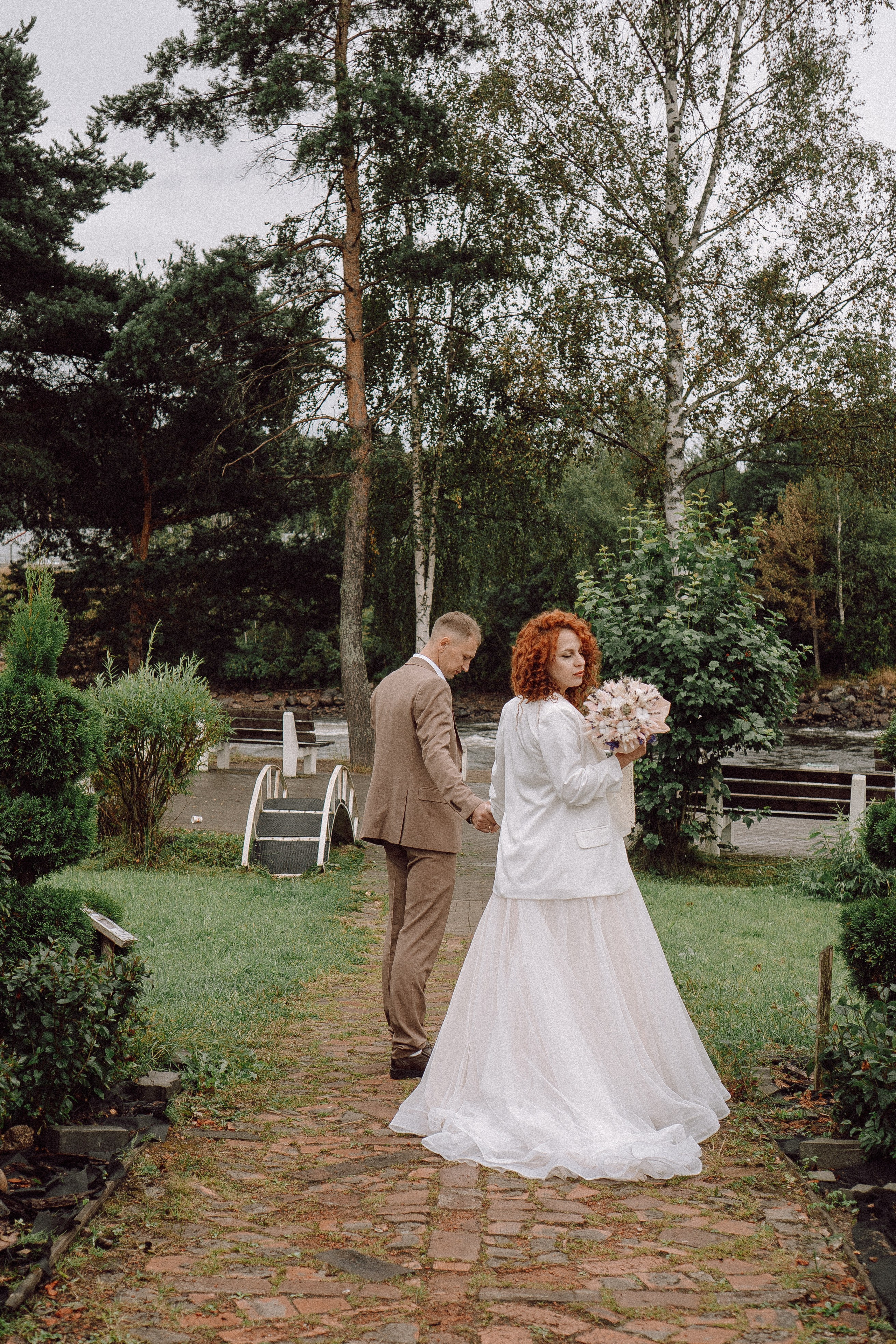 СВАДЕБНАЯ ФОТОСЕССИИЯ ПАРЫ В ГОРОДЕ ПРИОЗЕРСК В СОСНОВОМ ЛЕСУ И С ПИКАПОМ. Профессиональный фотограф, Санкт-Петербург — Виктория Богомолова