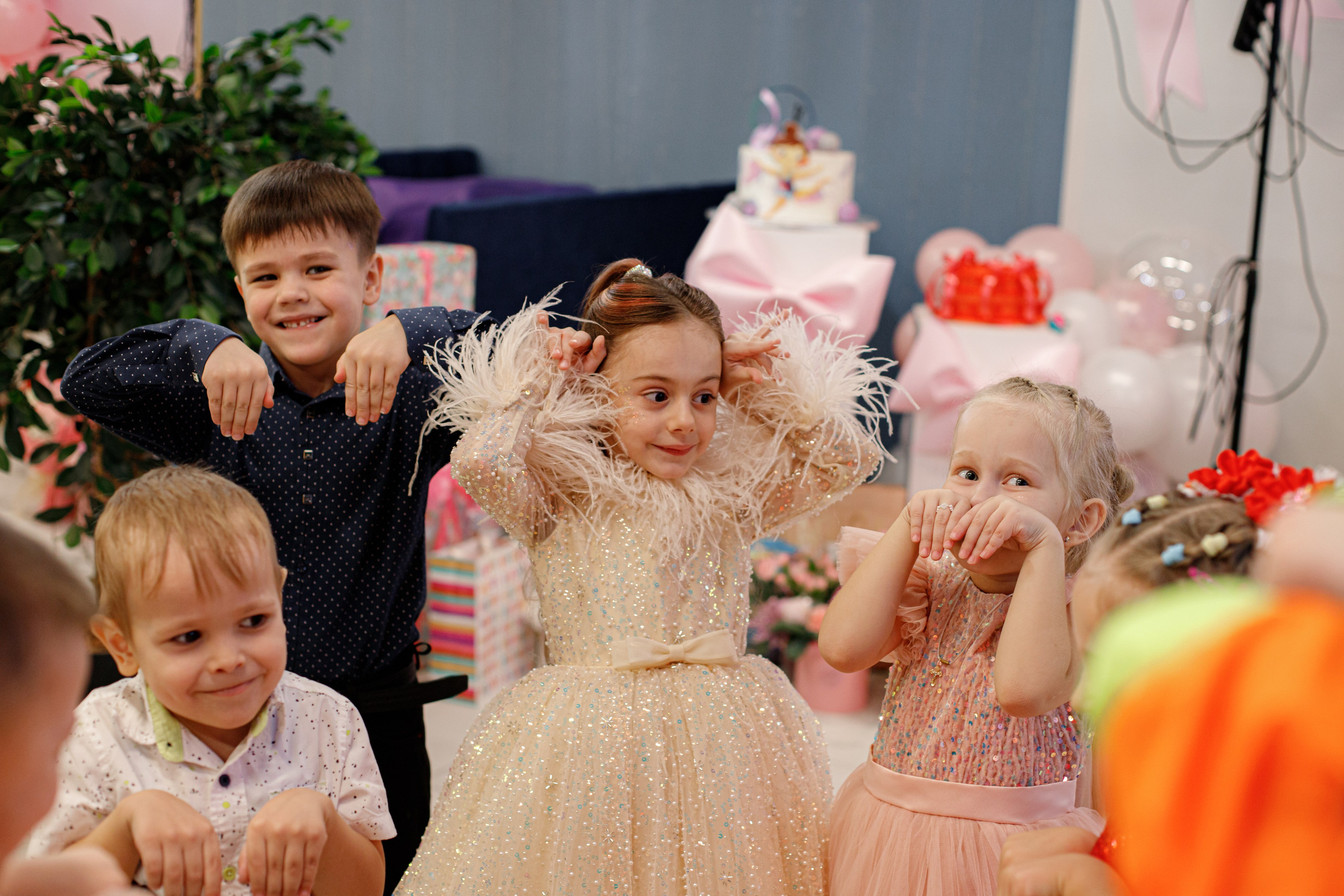 ASIA'S BIRTHDAY PARTY. Photokarish