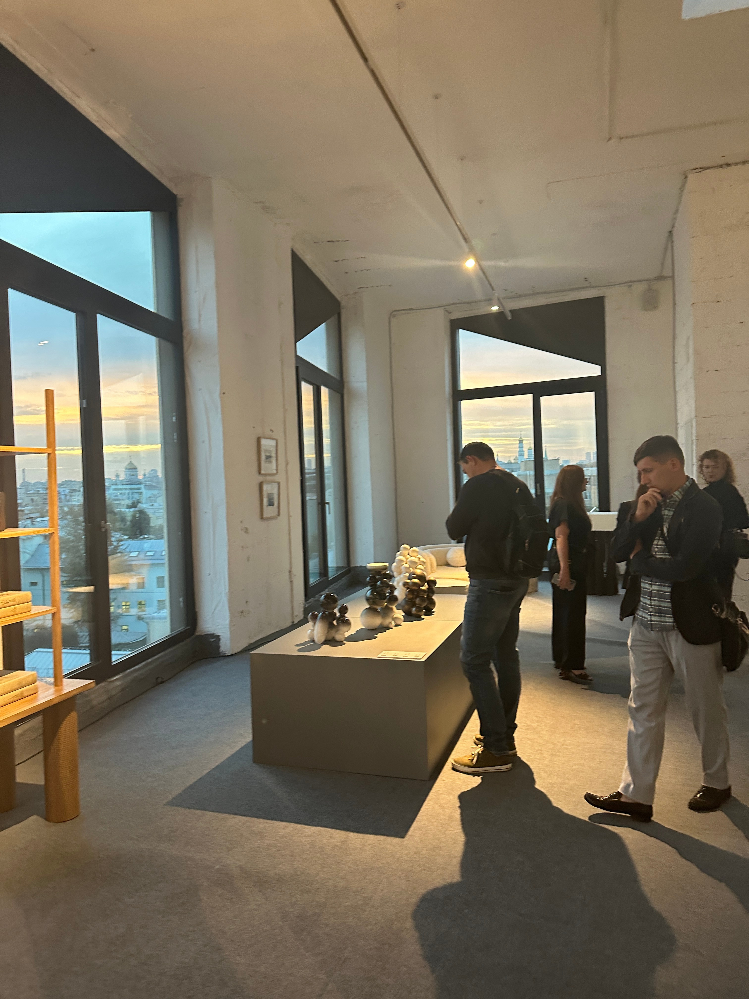 Modenature COLLECTIBLE DESIGN / Balchug Residence. Елена Алексенко, художник-керамист. @iguana-ae керамка