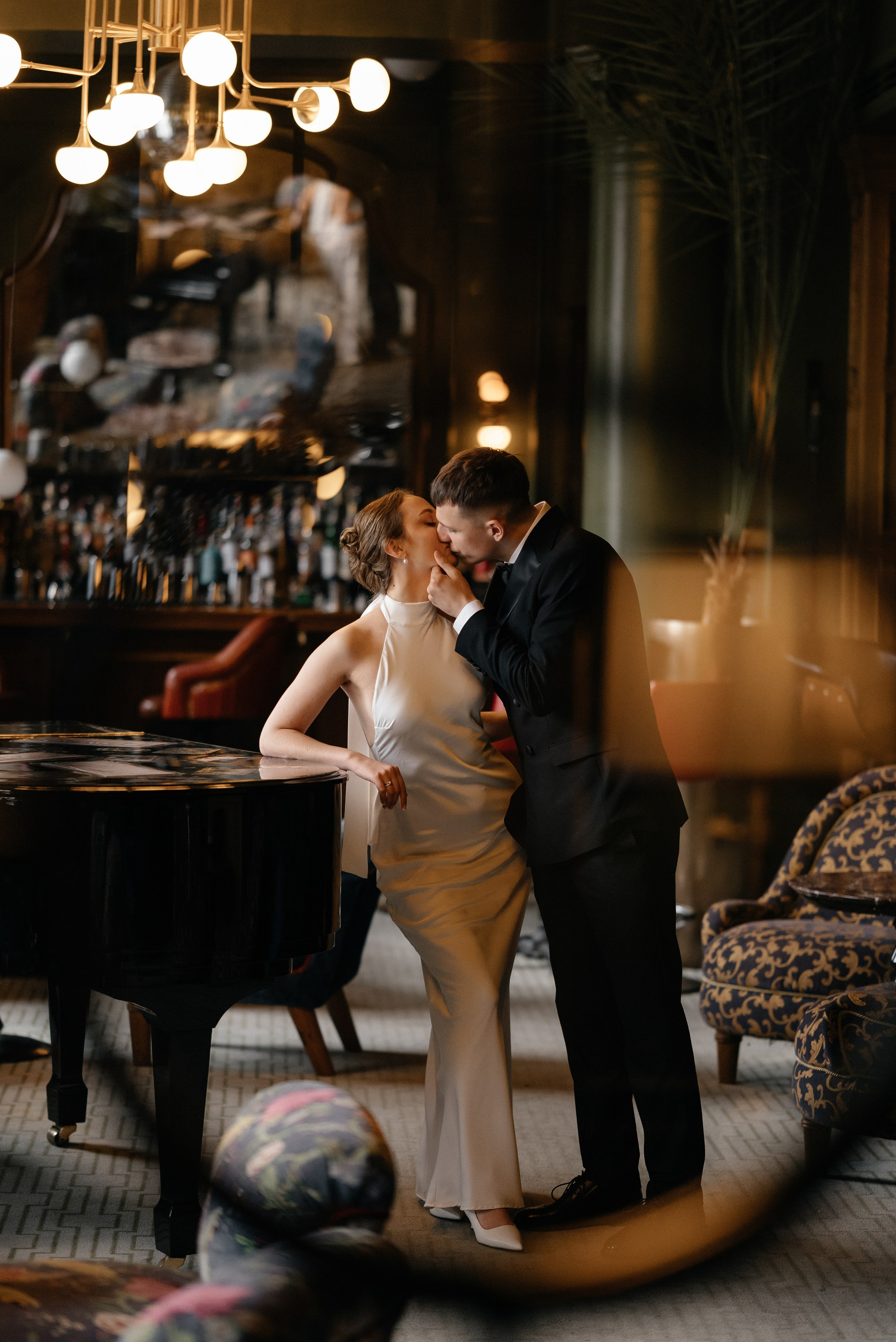 Wedding day in Martinique Bar. Wedding PHOTOGRAPHER Andrew Vnukov
